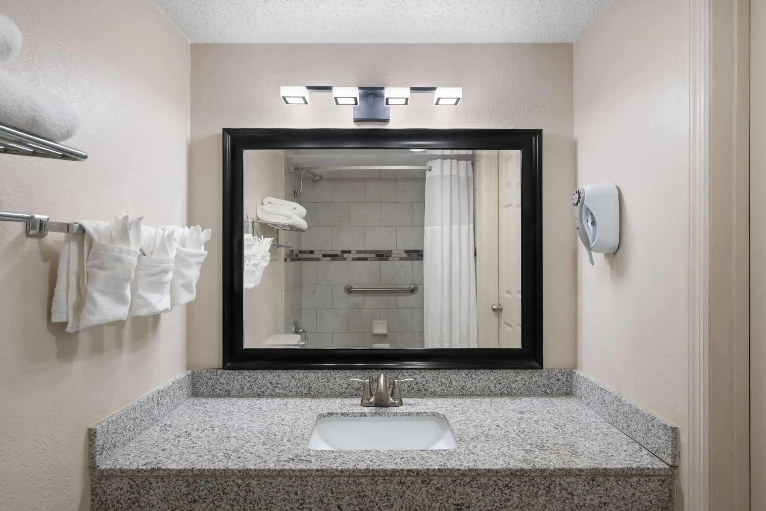 Bathroom in Super 8 by Wyndham Lake City Bathroom in Super 8 by Wyndham Lake City