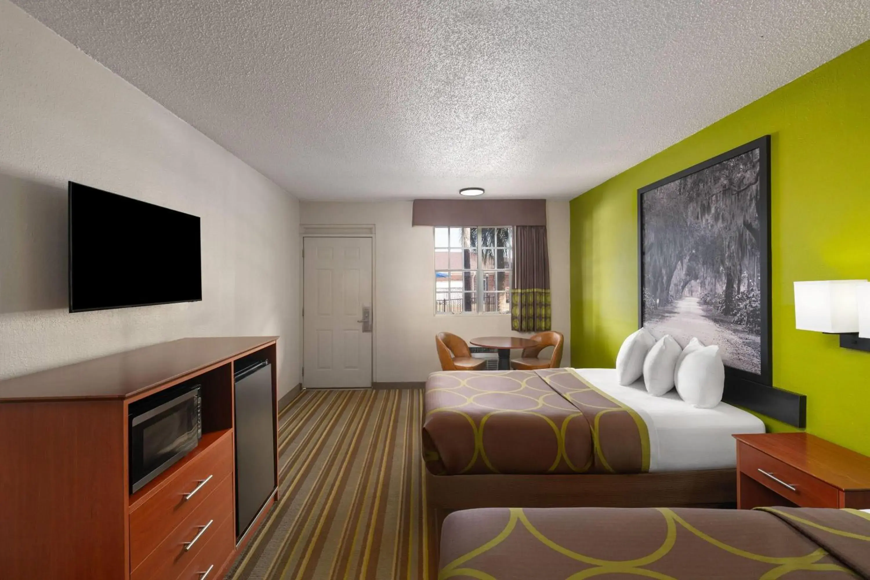 Photo of the whole room, Bed in Super 8 by Wyndham Lake City Photo of the whole room, Bed in Super 8 by Wyndham Lake City