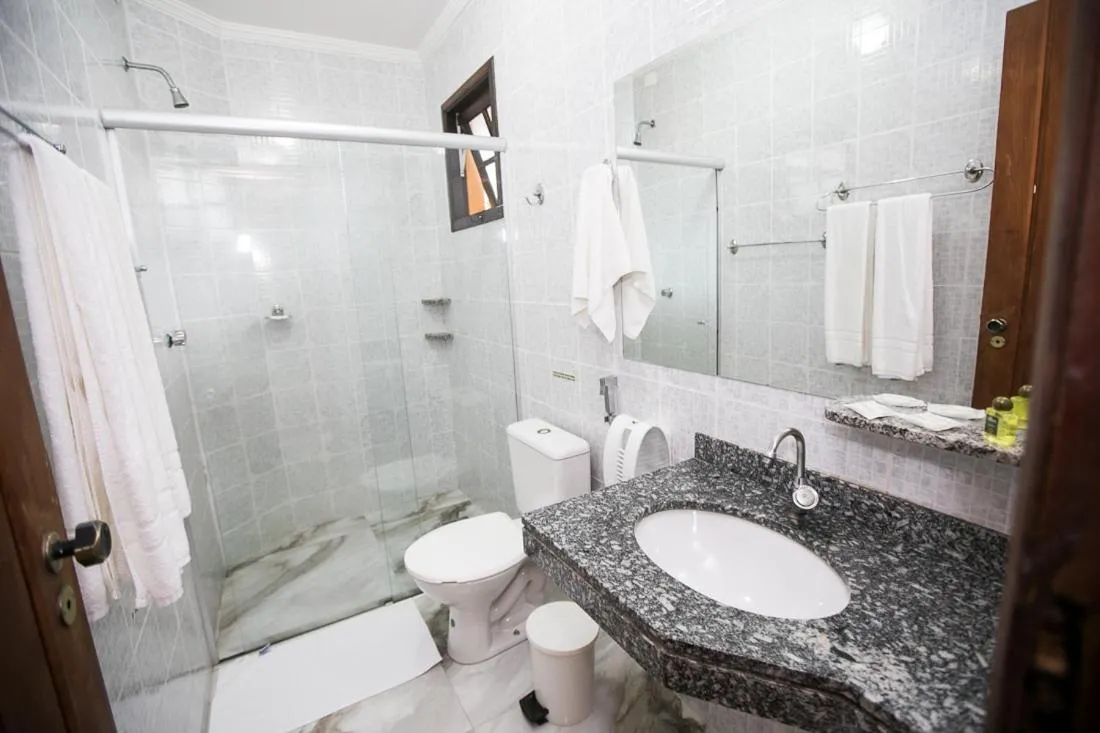 Shower in Hotel Pousada dos Condes