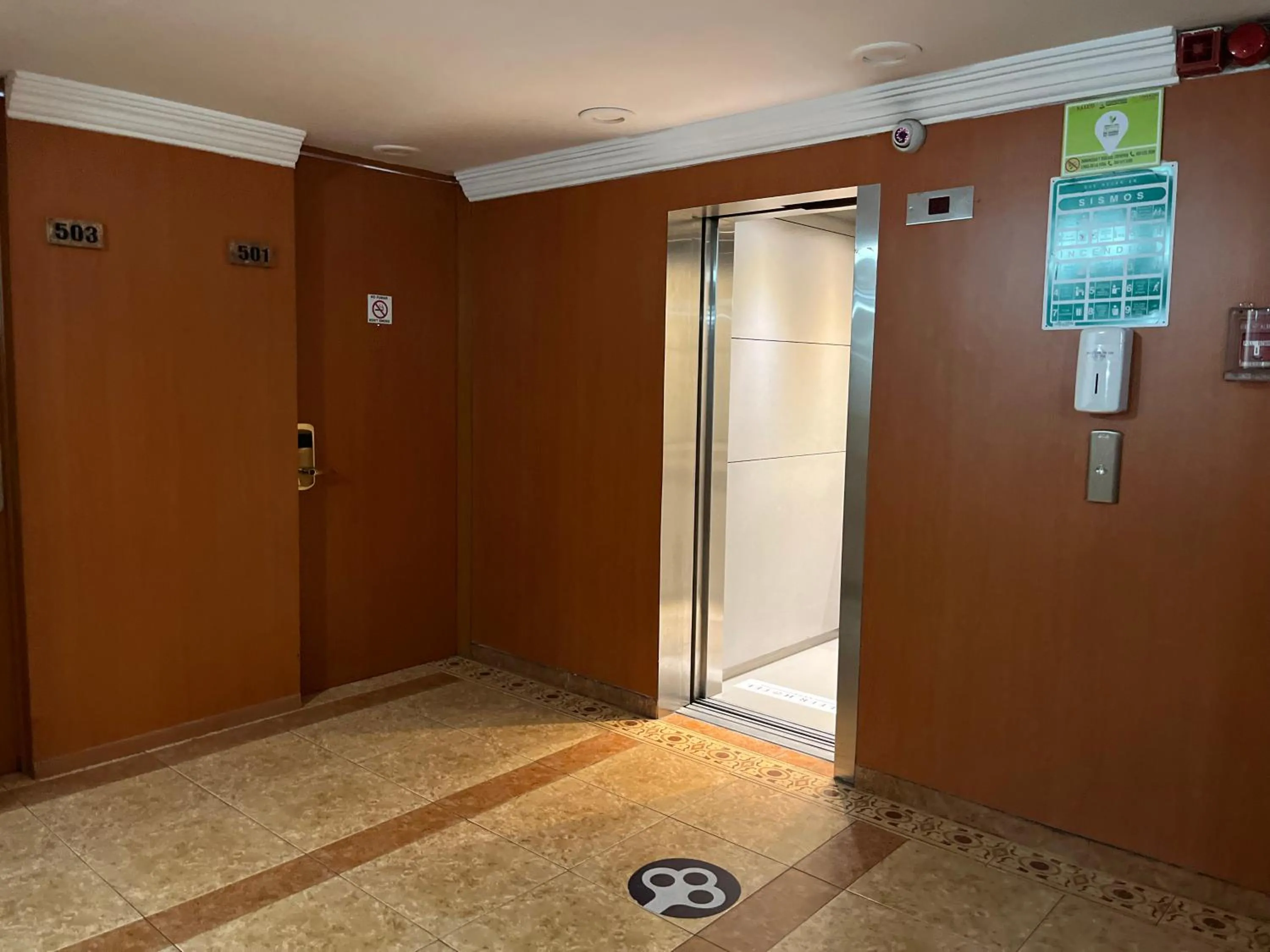 elevator in Hotel Gilfer Puebla Centro Histórico