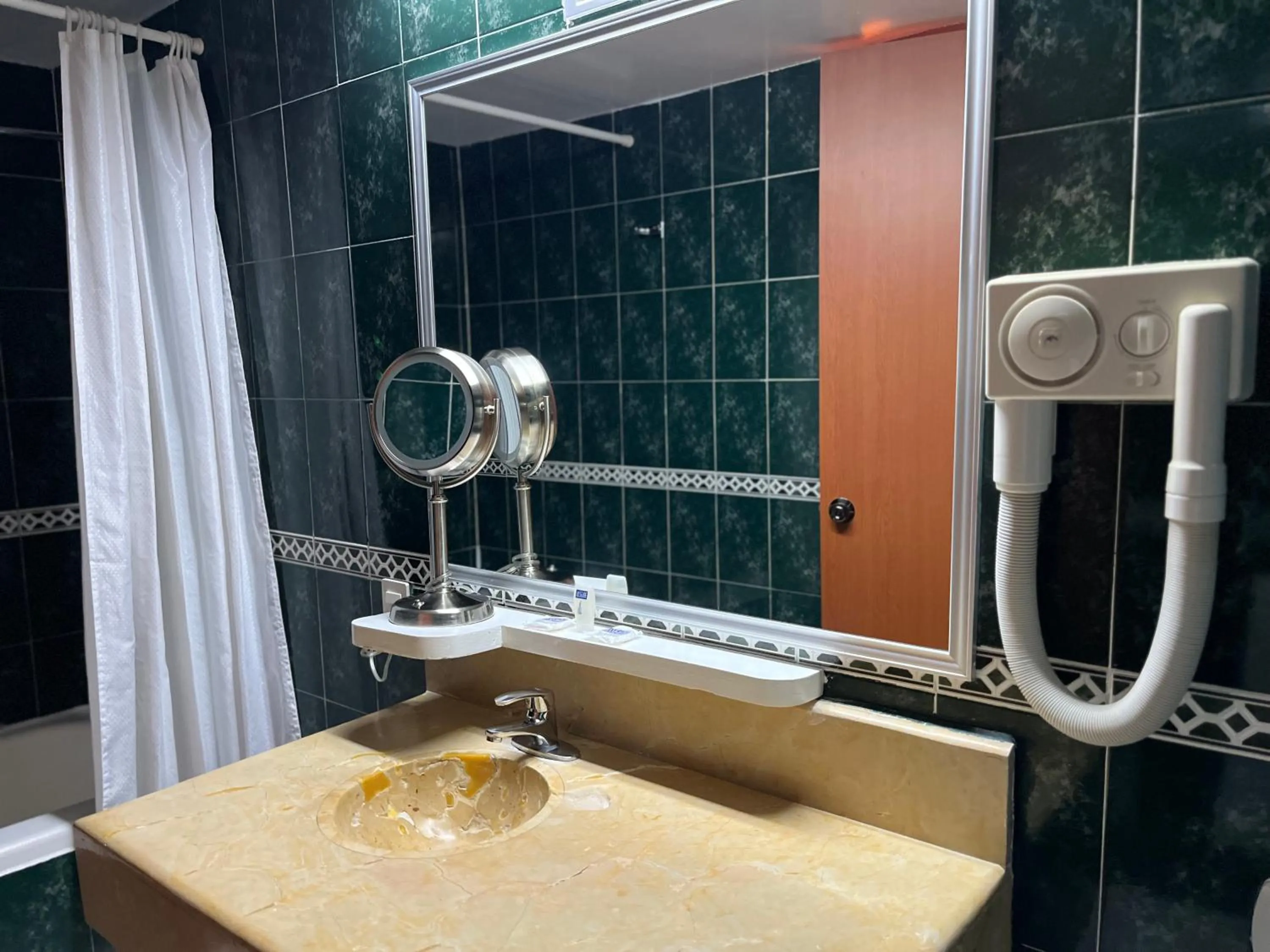 Bathroom in Hotel Gilfer Puebla Centro Histórico