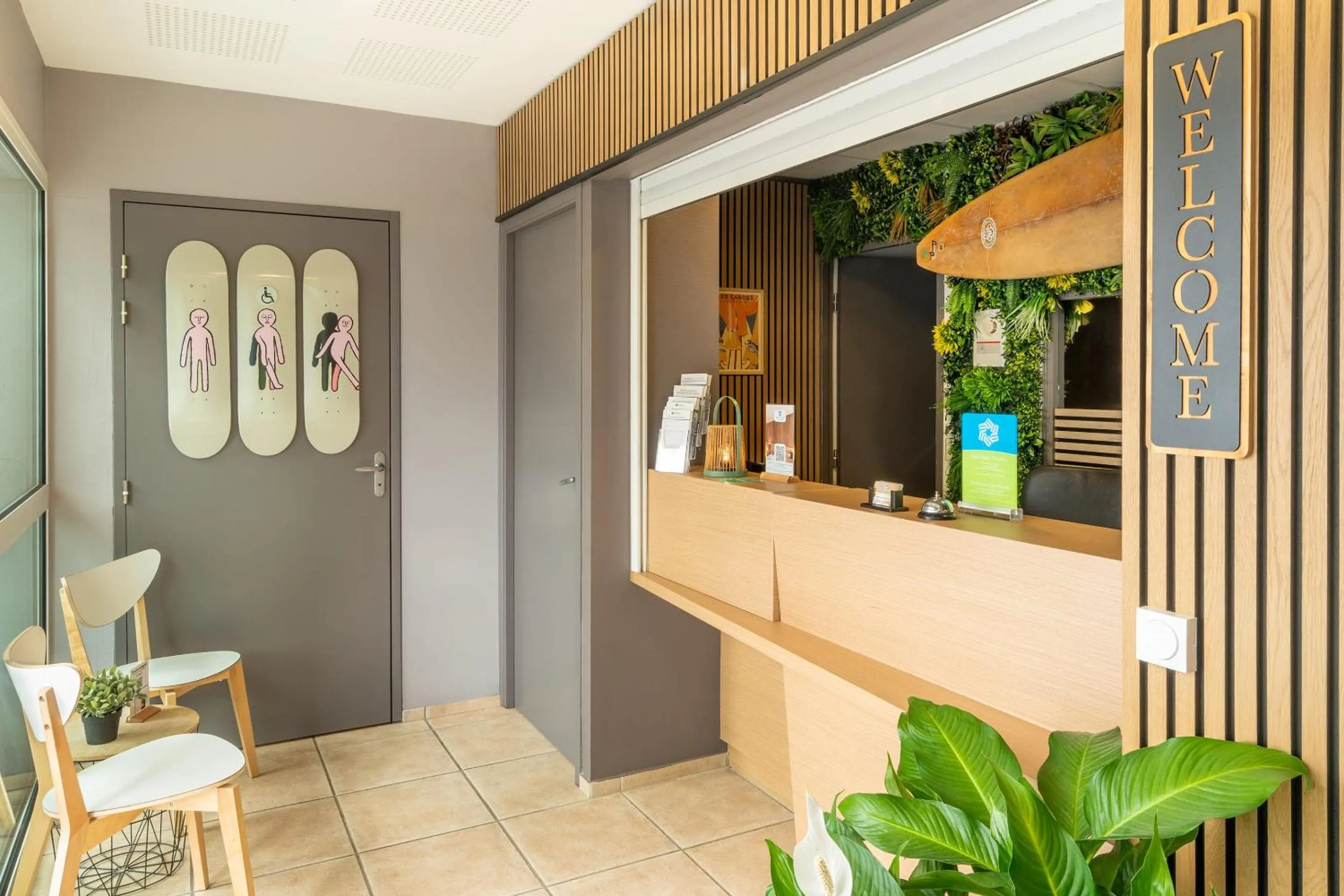 Lobby or reception in Sure Hotel by Best Western Mont-de-Marsan