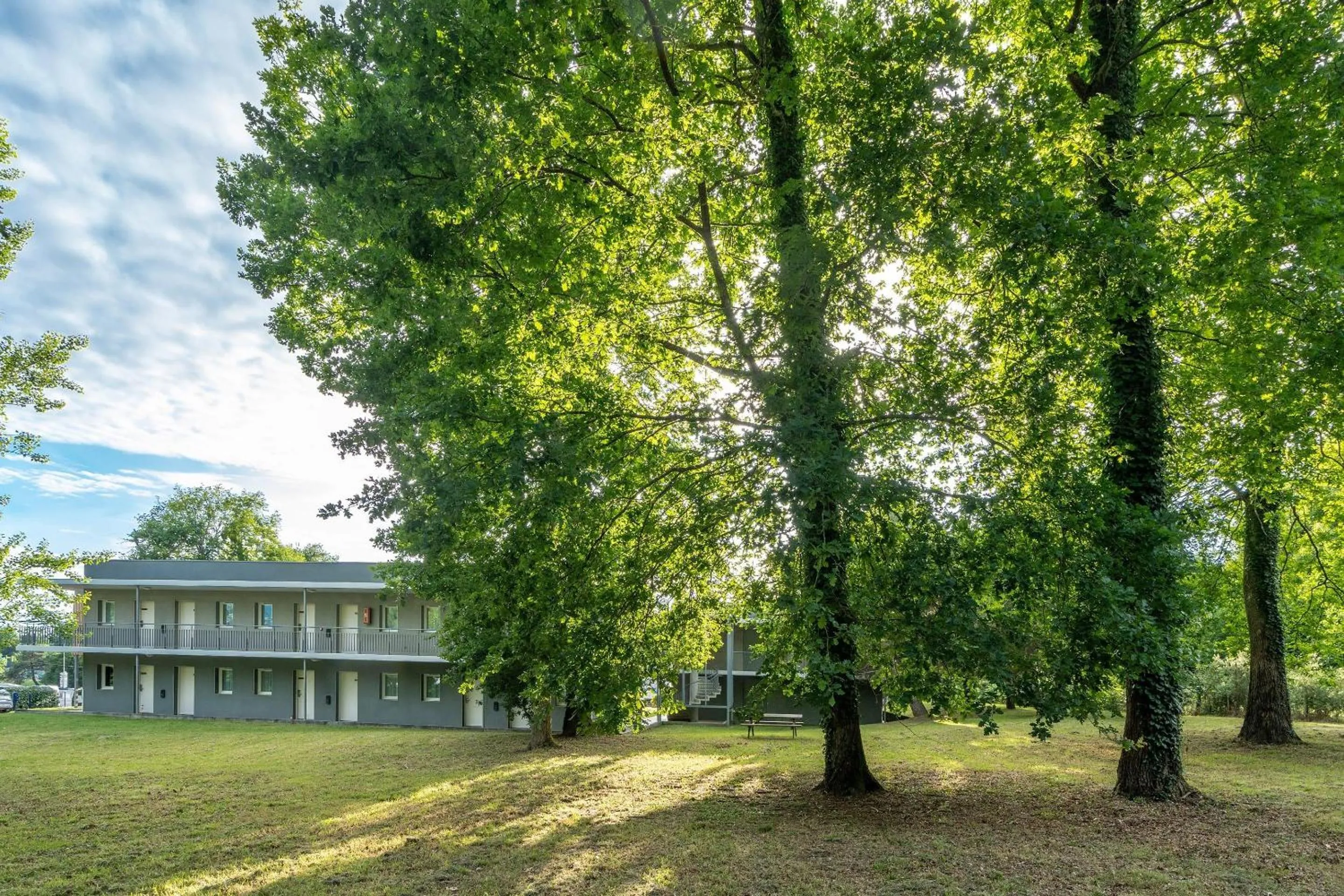 Property building in Sure Hotel by Best Western Mont-de-Marsan