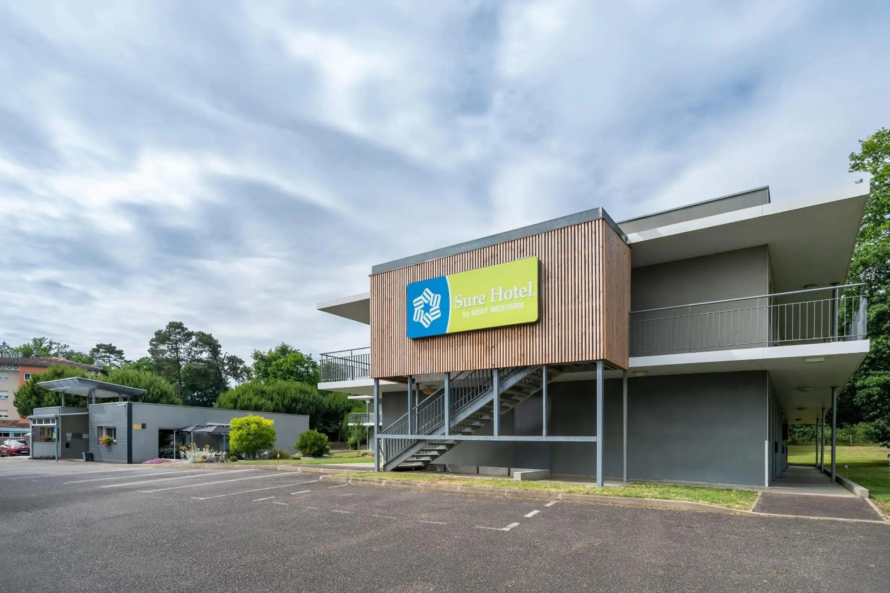 Property building in Sure Hotel by Best Western Mont-de-Marsan Property building in Sure Hotel by Best Western Mont-de-Marsan