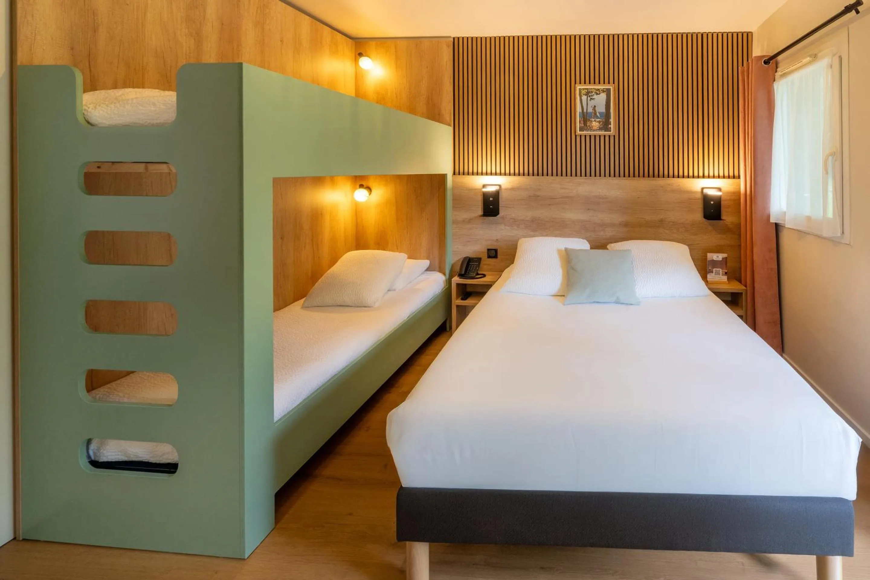 Family, Bed in Sure Hotel by Best Western Mont-de-Marsan