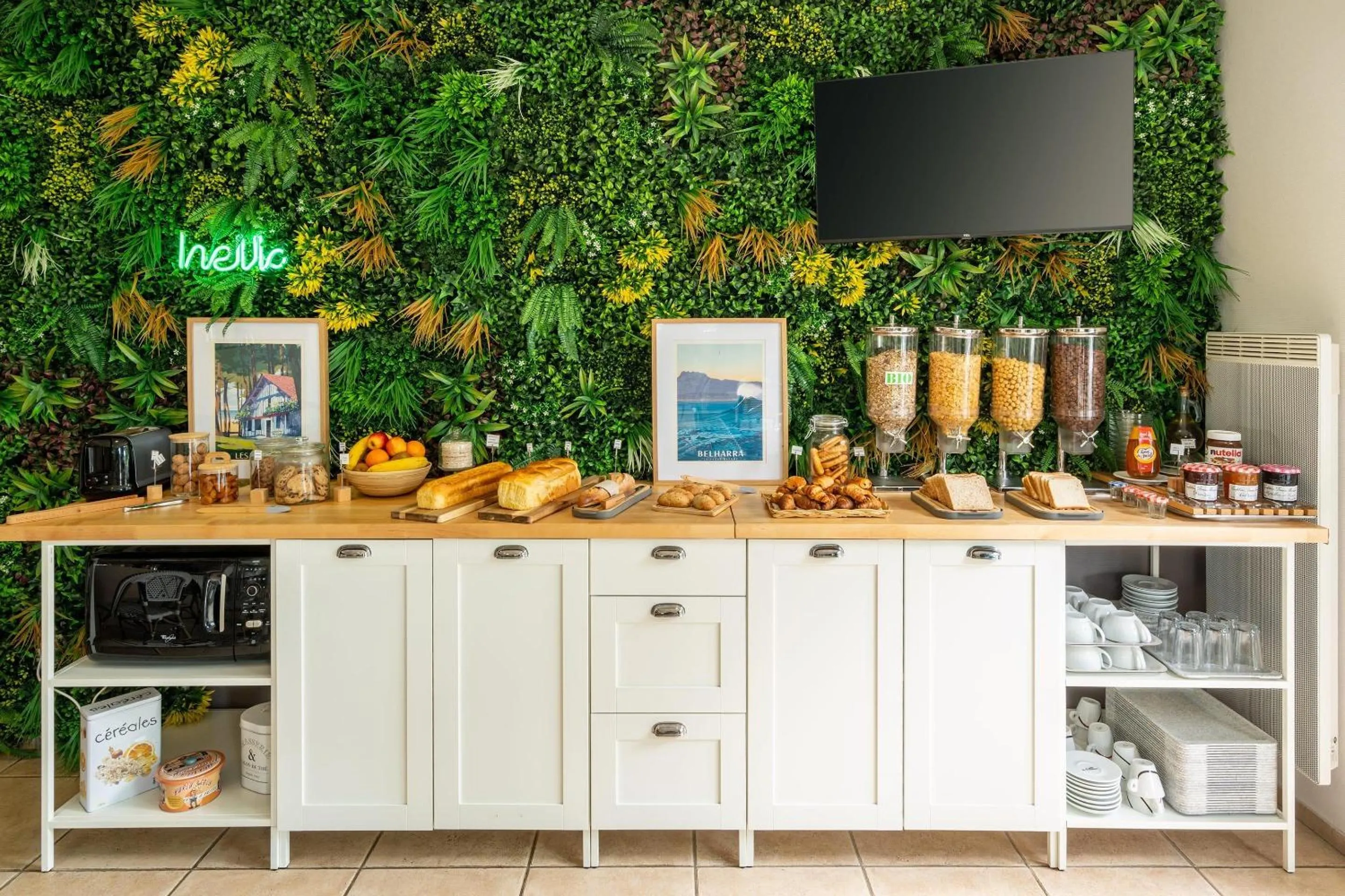 Breakfast in Sure Hotel by Best Western Mont-de-Marsan