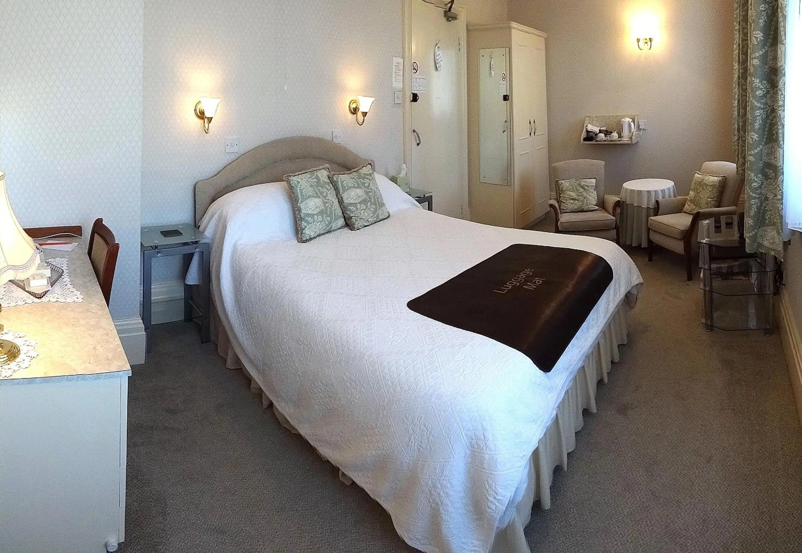 Day, Bed in The Chudleigh