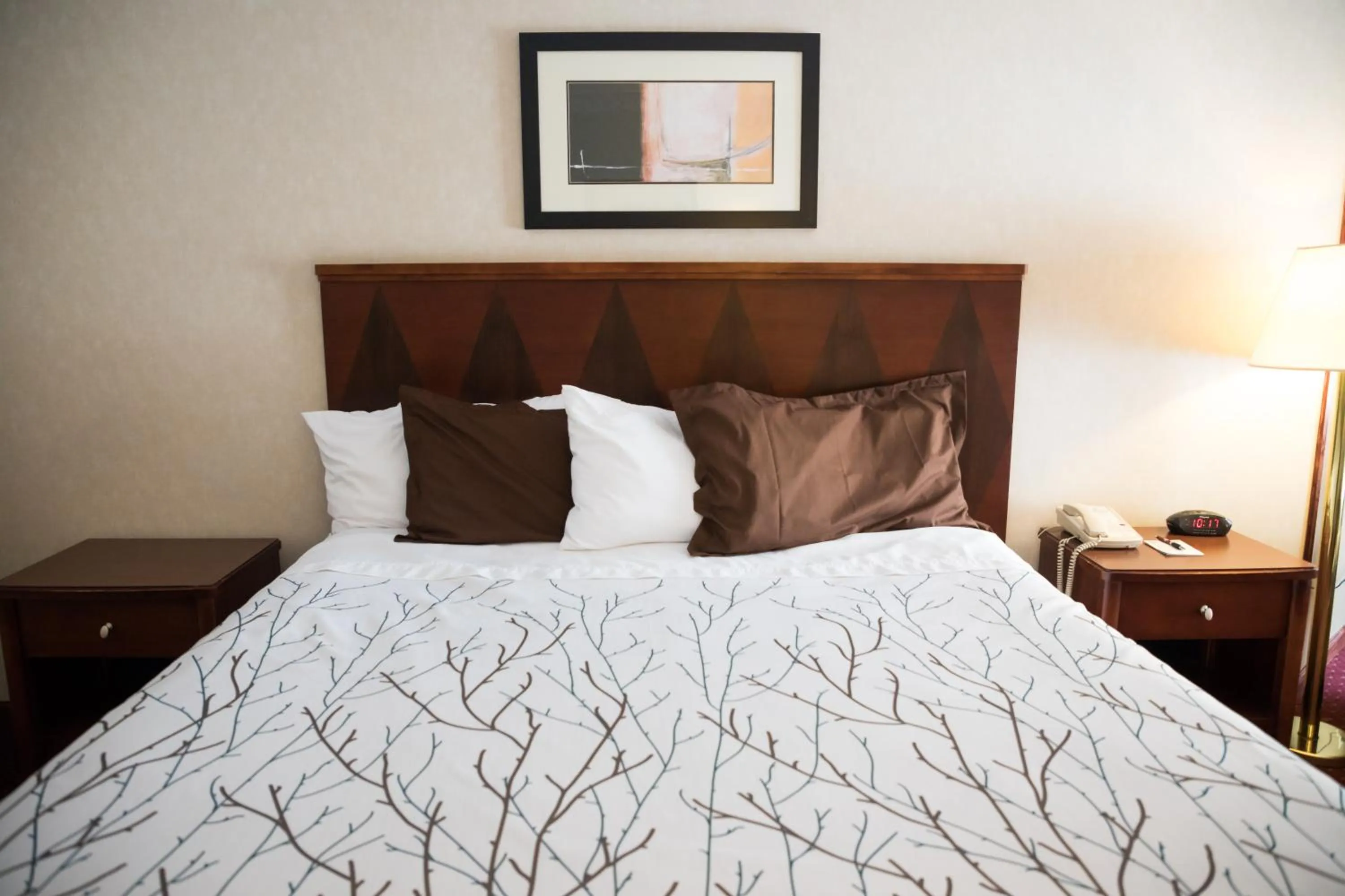 Bed in Mineral Palace Hotel & Gaming