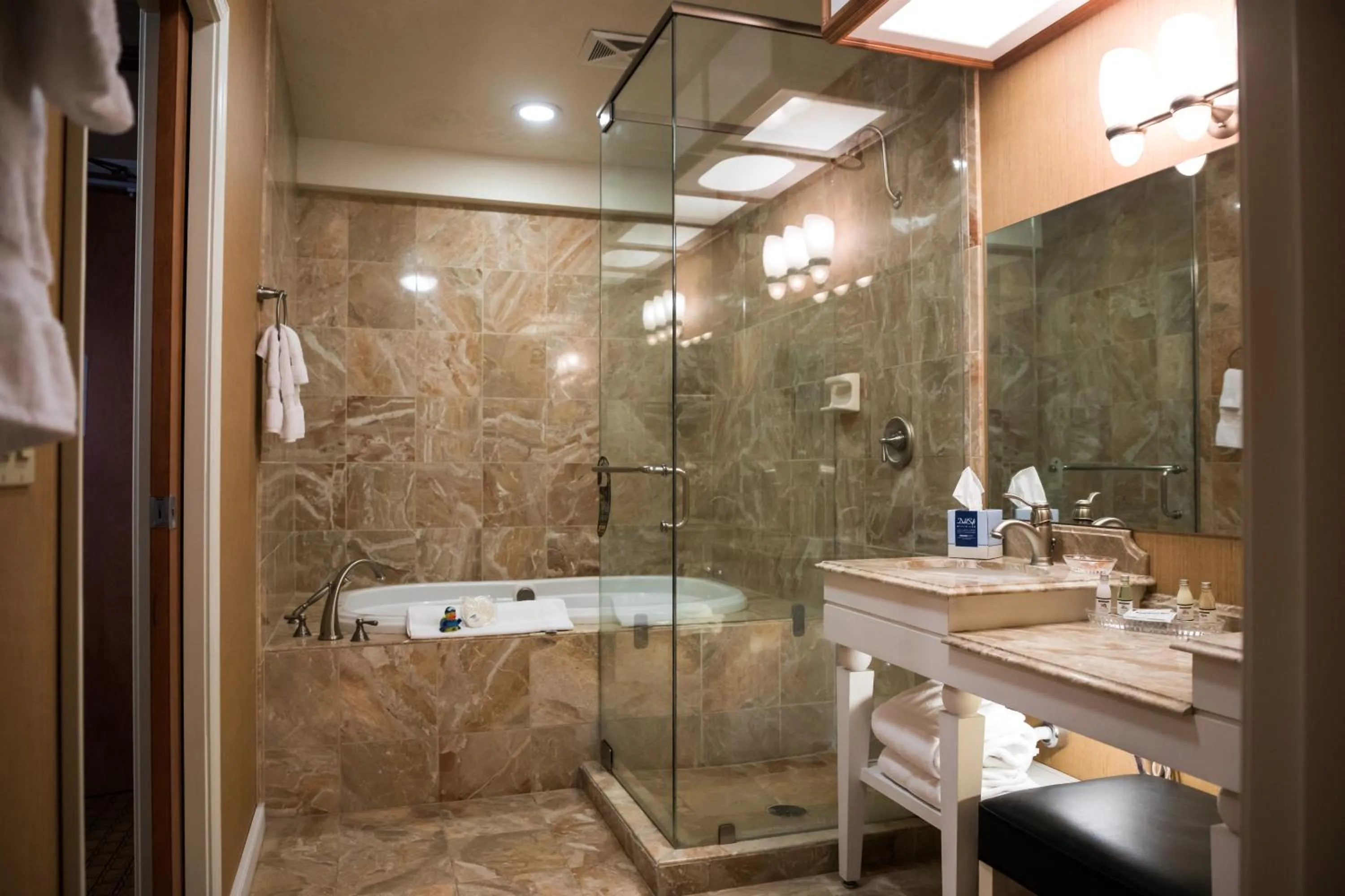 Shower in Mineral Palace Hotel & Gaming