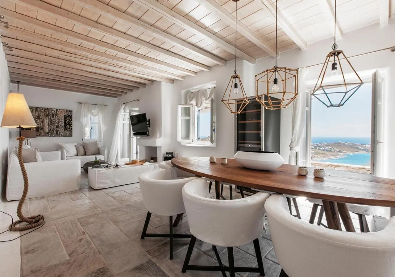 Nightclub / DJ in Diana Villa Mykonos