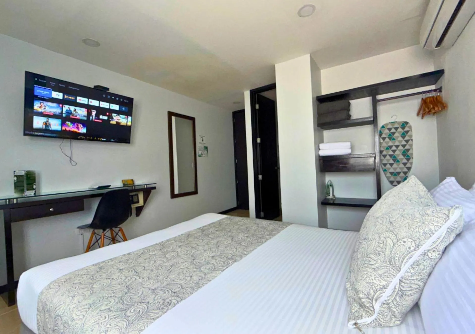 Bed in Greenview Medellin By St Hoteles