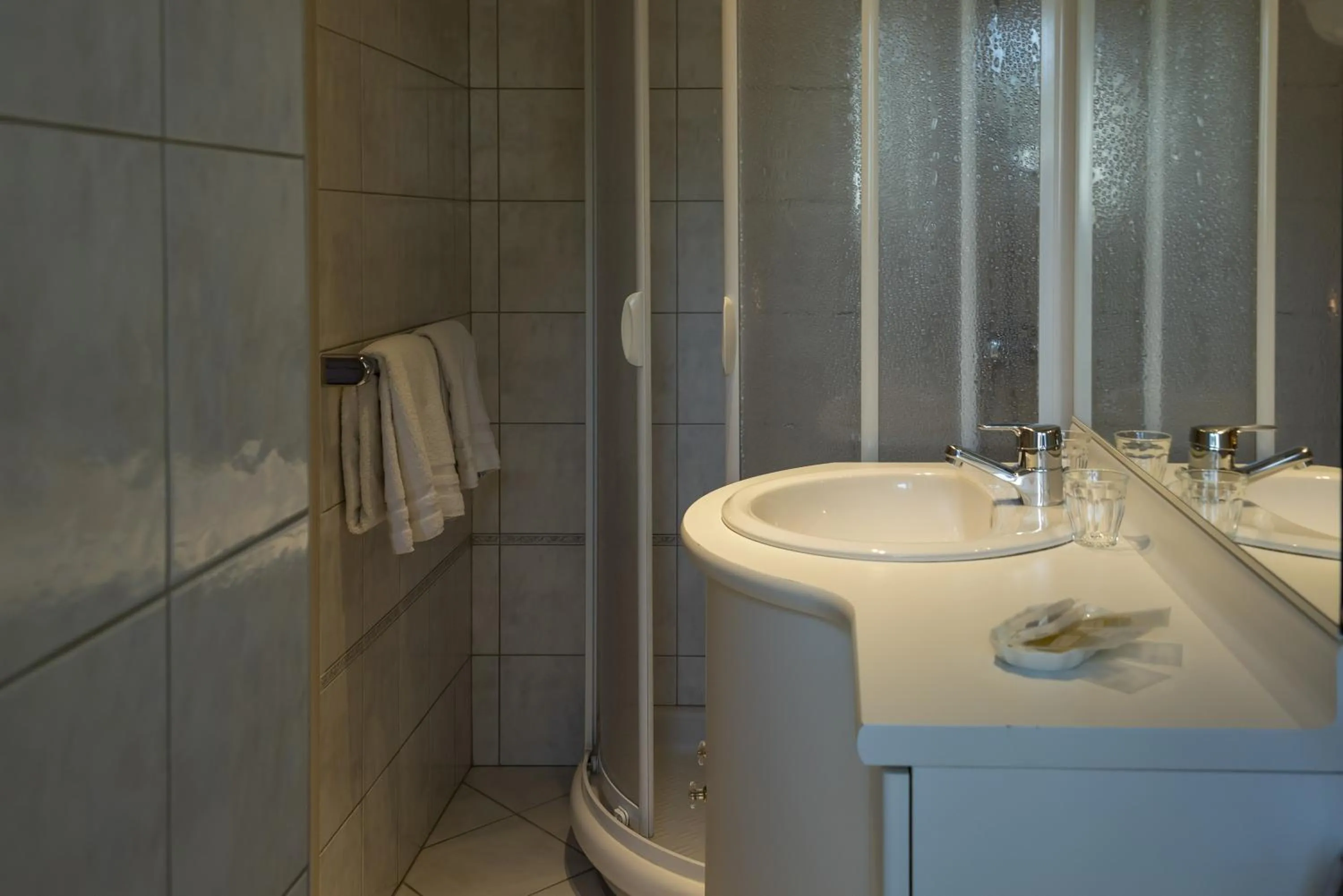 Shower in Hostellerie de la Motte jean