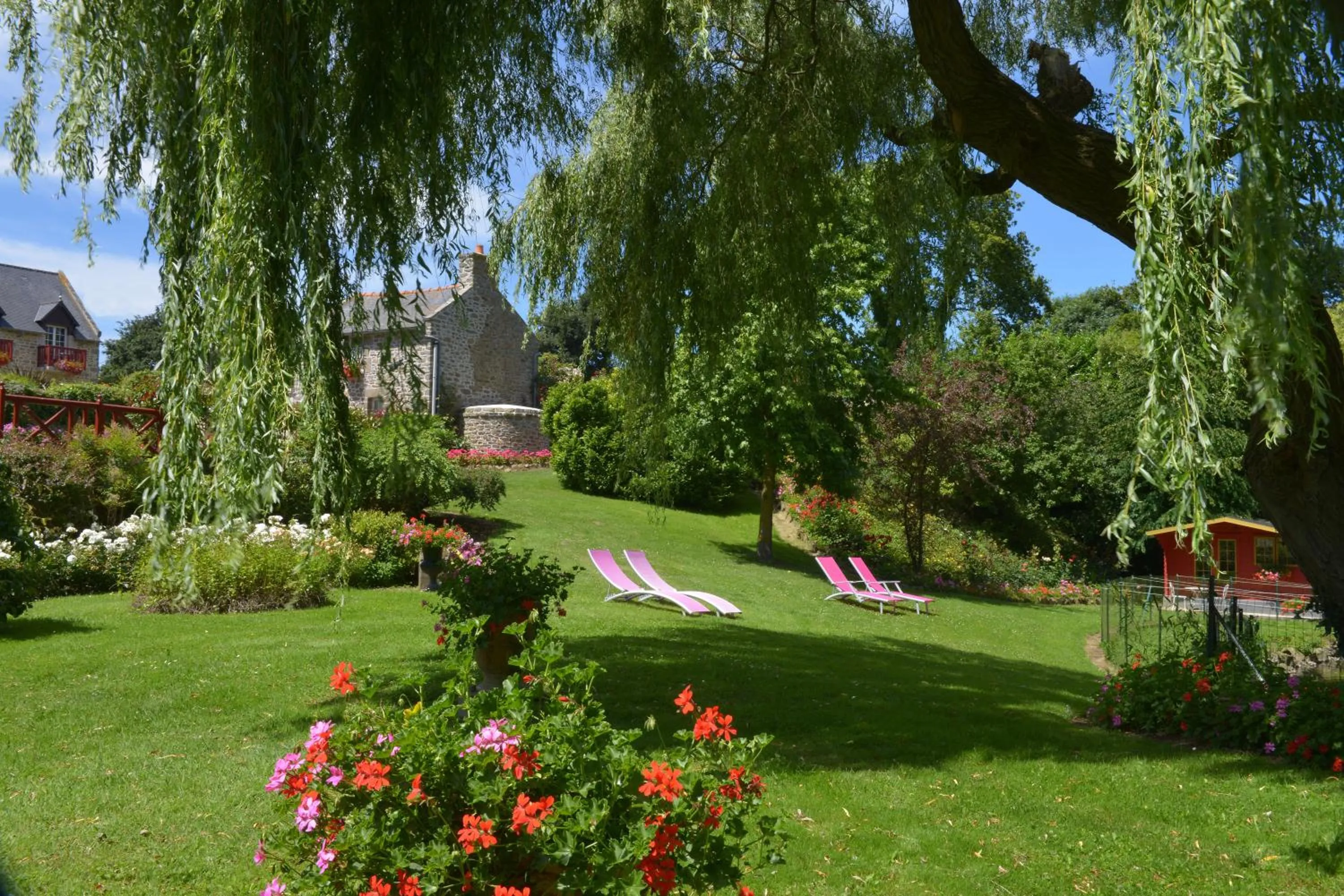 Garden view in Hostellerie de la Motte jean