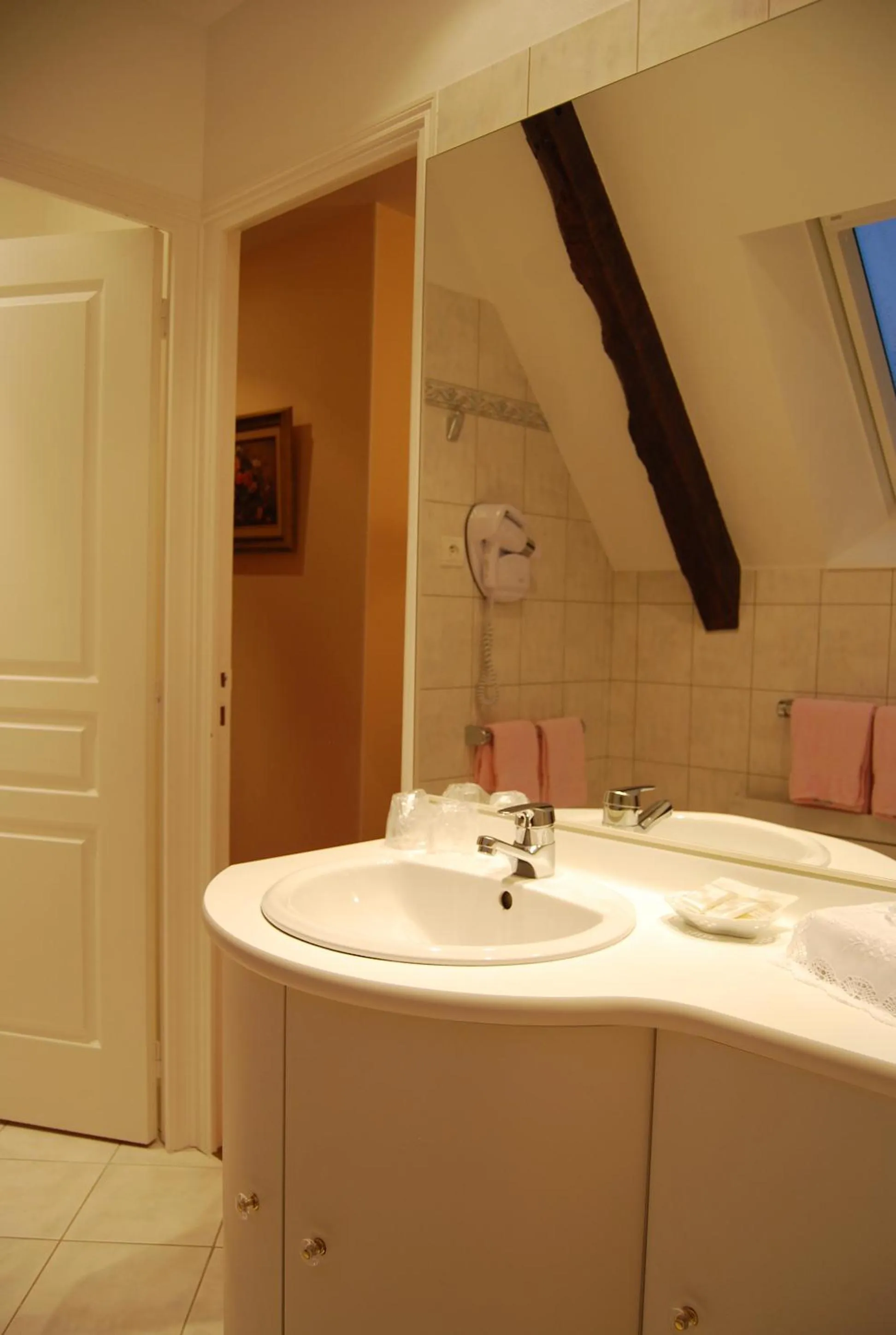 Bathroom in Hostellerie de la Motte jean