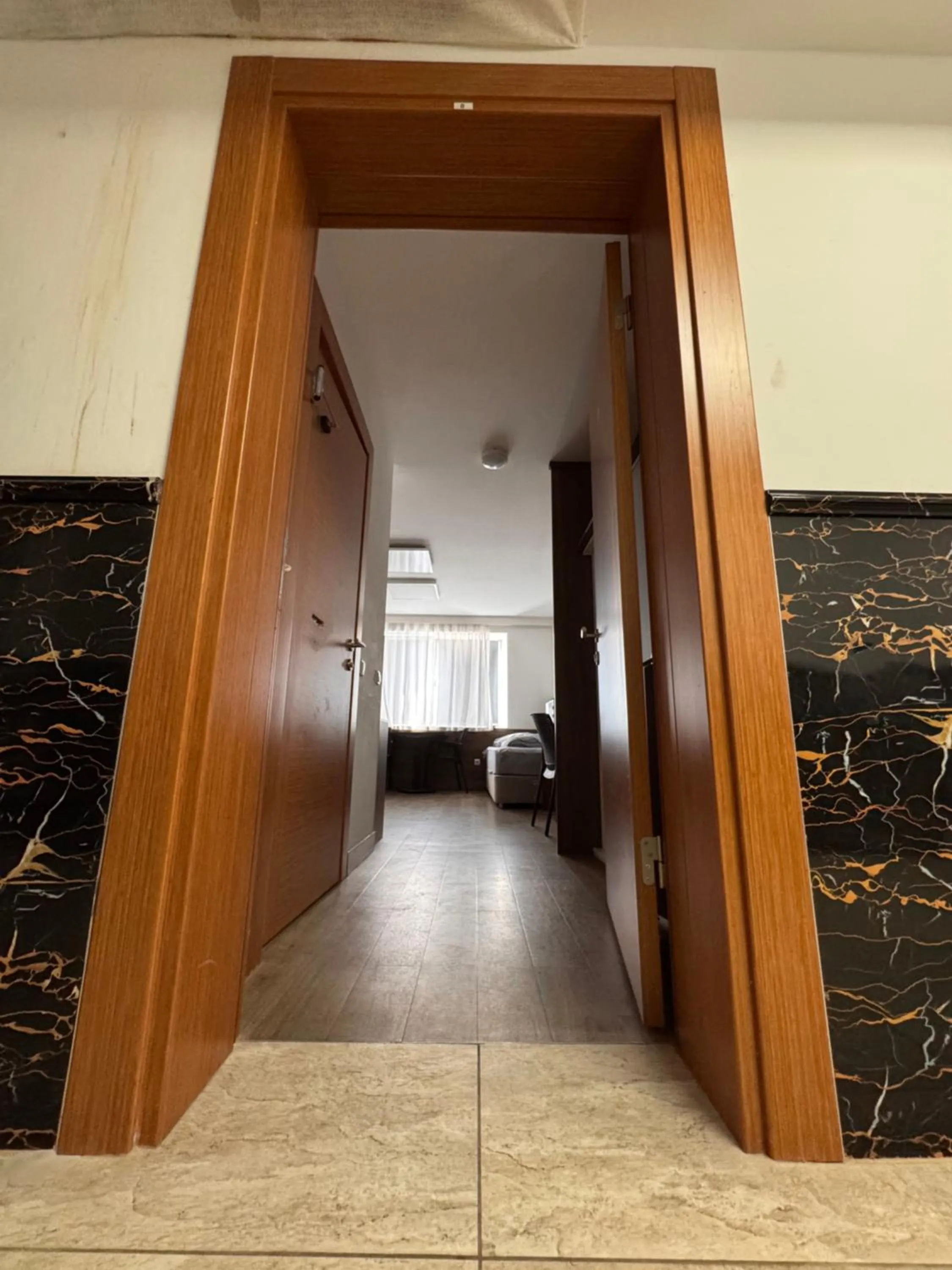 F Hotel 24h Check-In