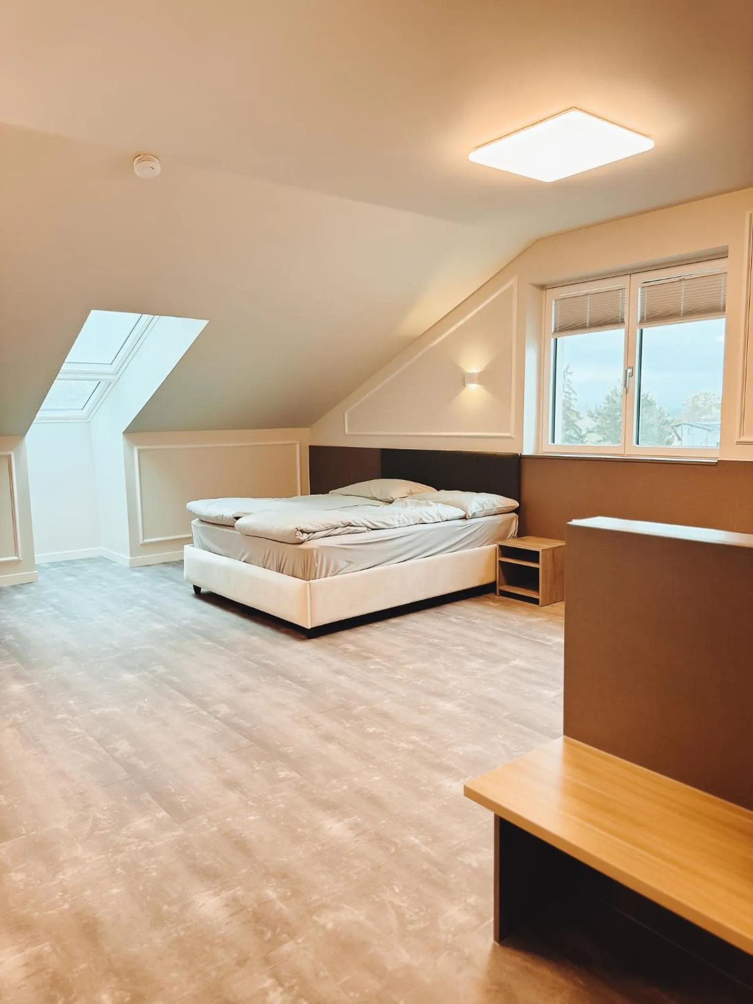 Bed in F Hotel 24h Check-In