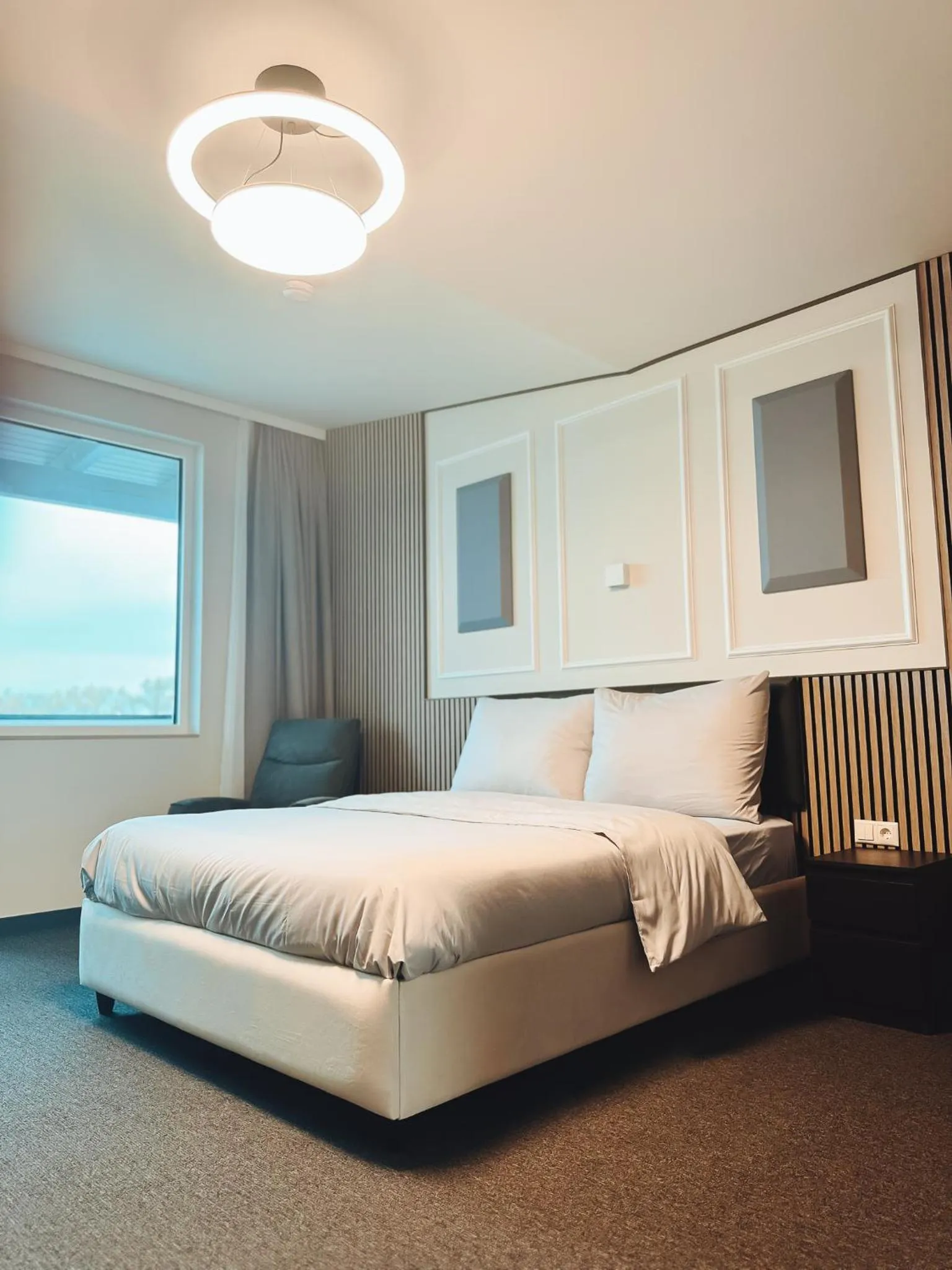 Bed in F Hotel 24h Check-In