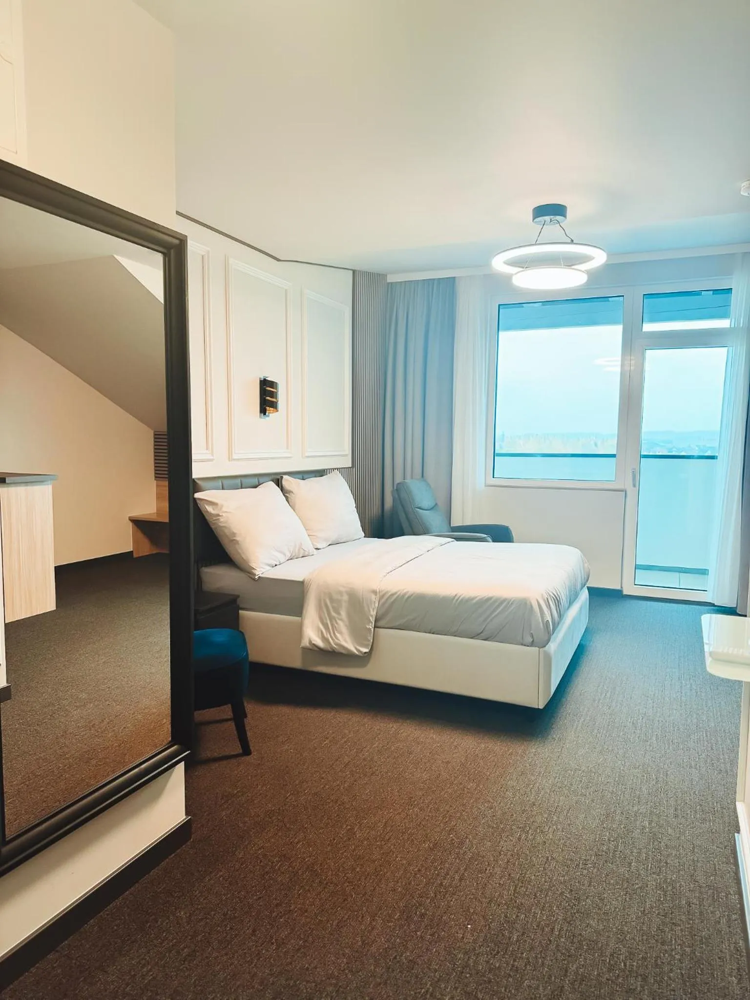 Bed in F Hotel 24h Check-In