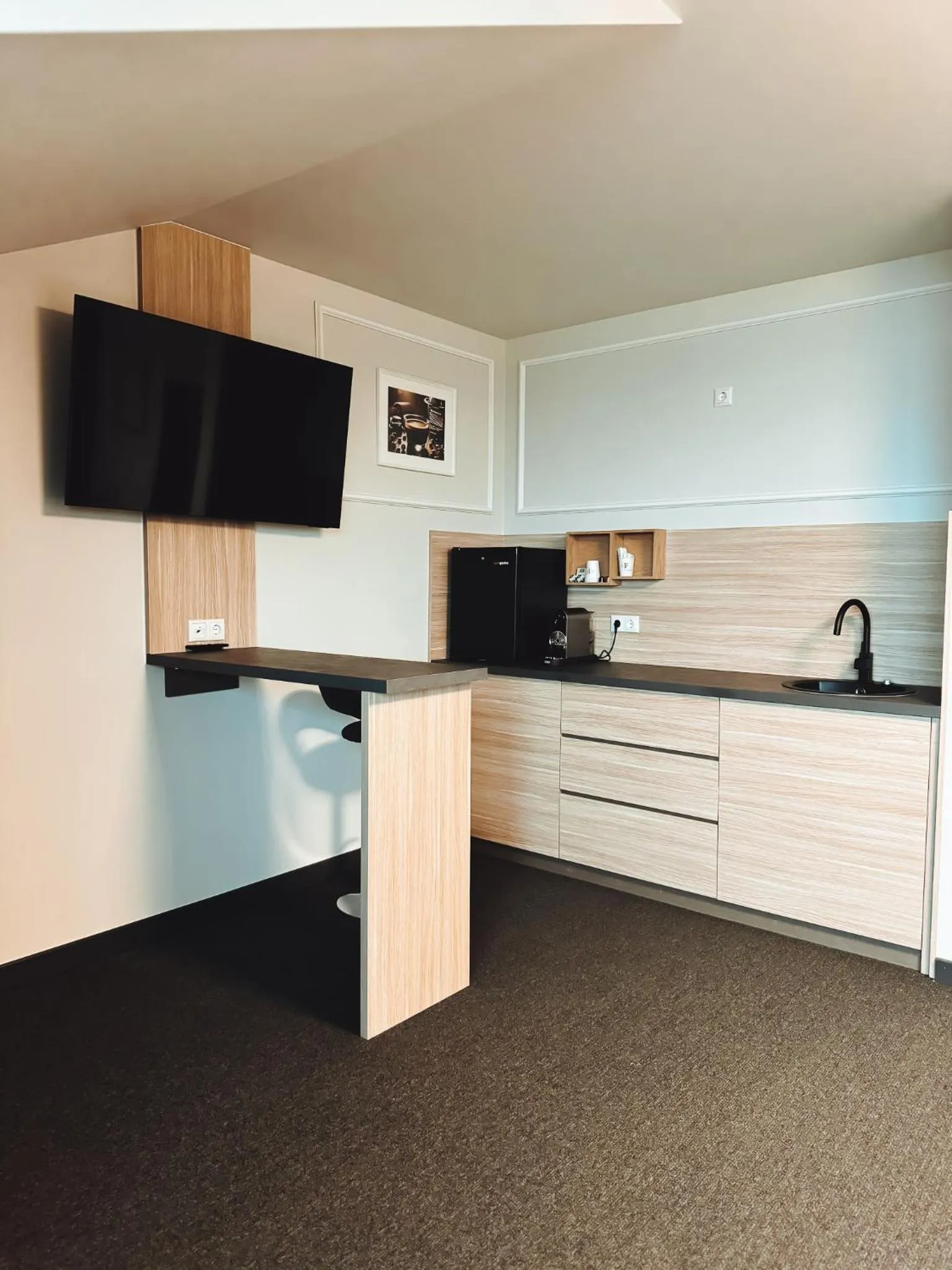 TV and multimedia in F Hotel 24h Check-In