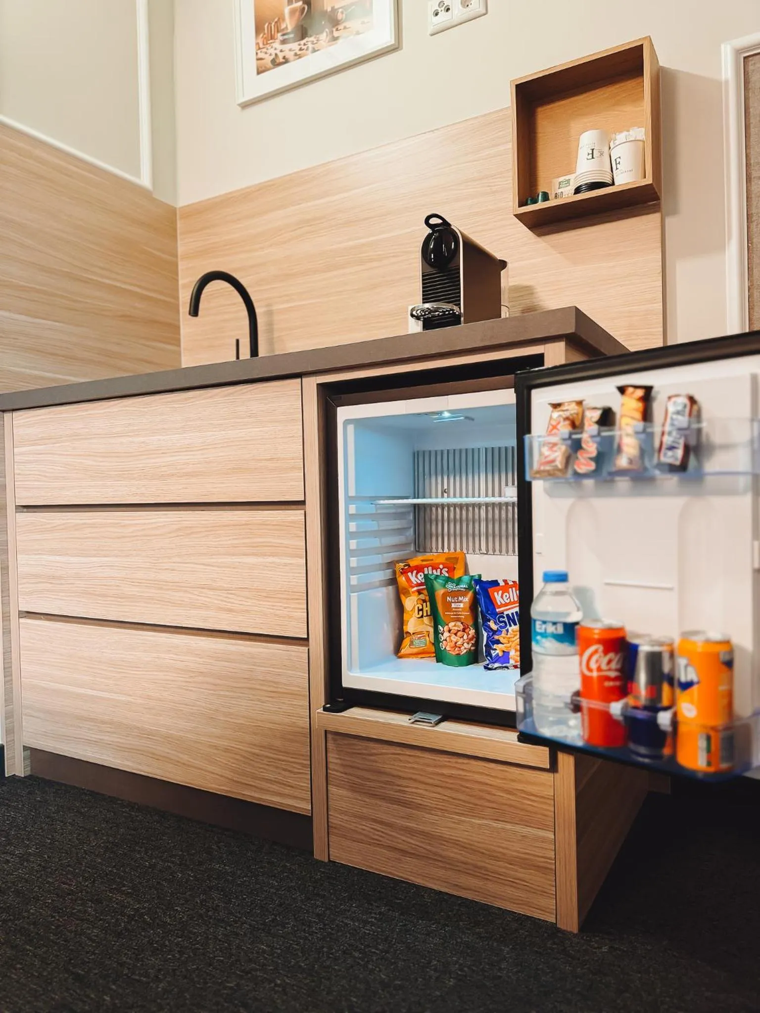 Coffee/tea facilities in F Hotel 24h Check-In