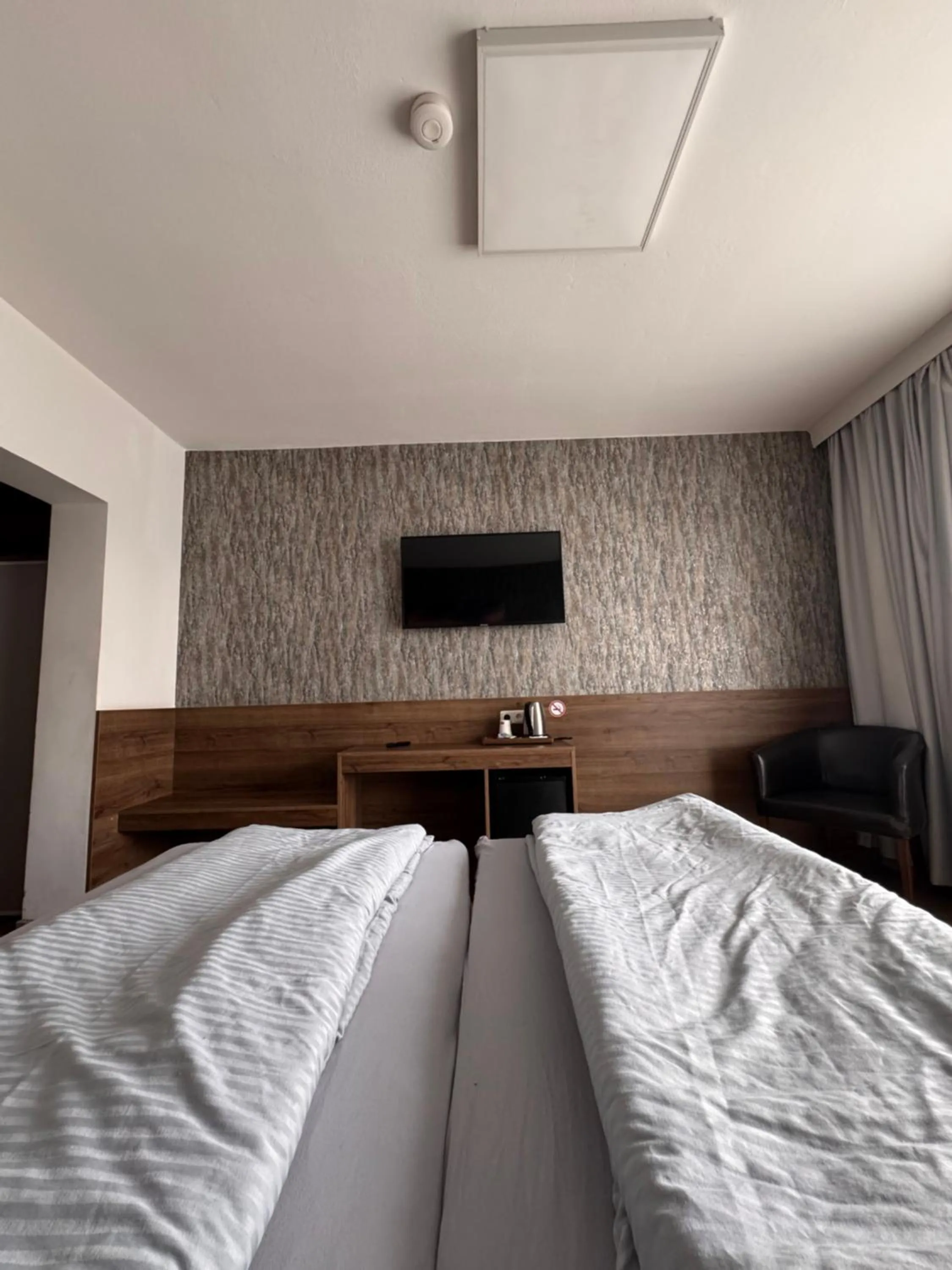 Bed in F Hotel 24h Check-In