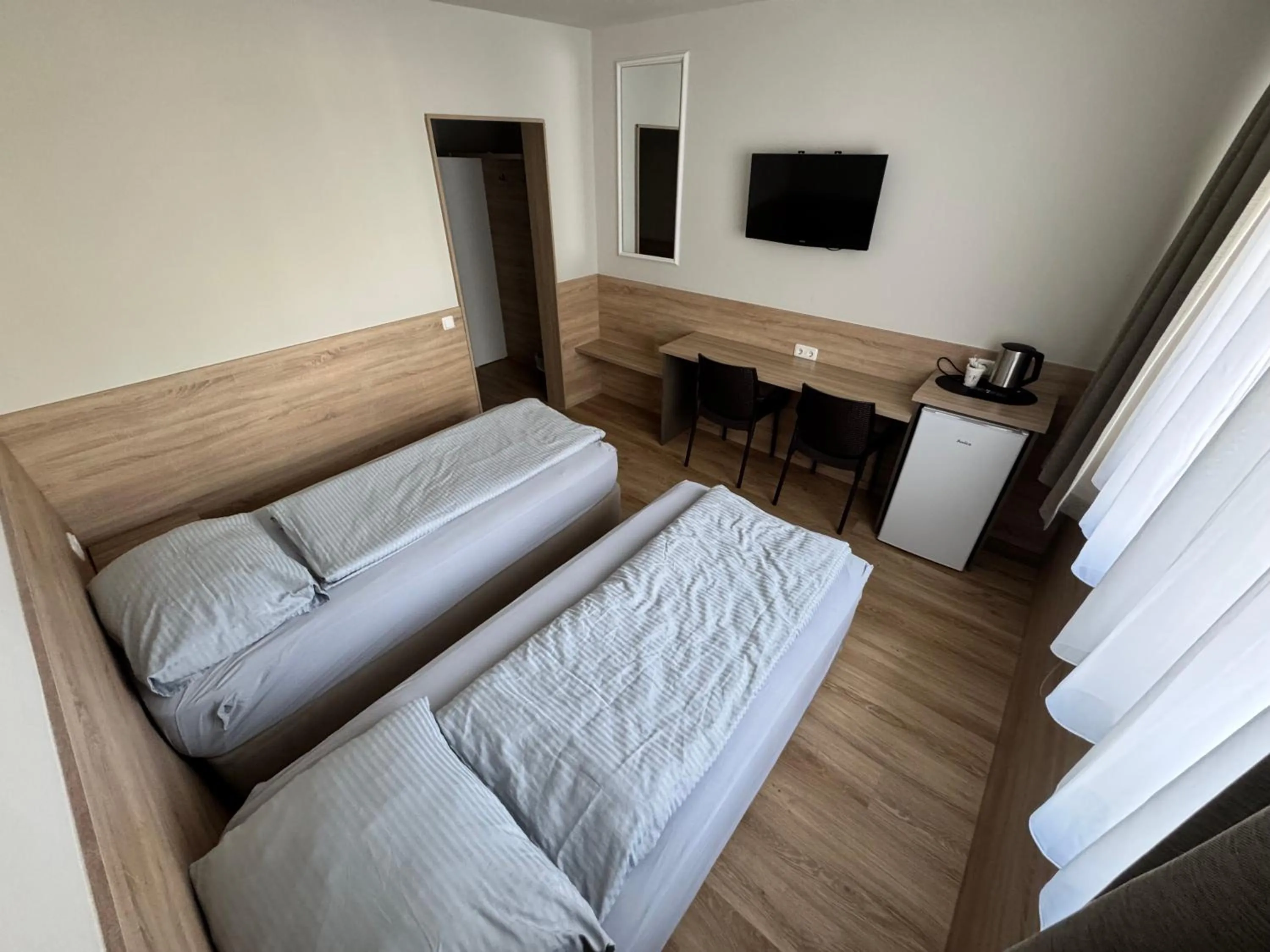 Bed in F Hotel 24h Check-In