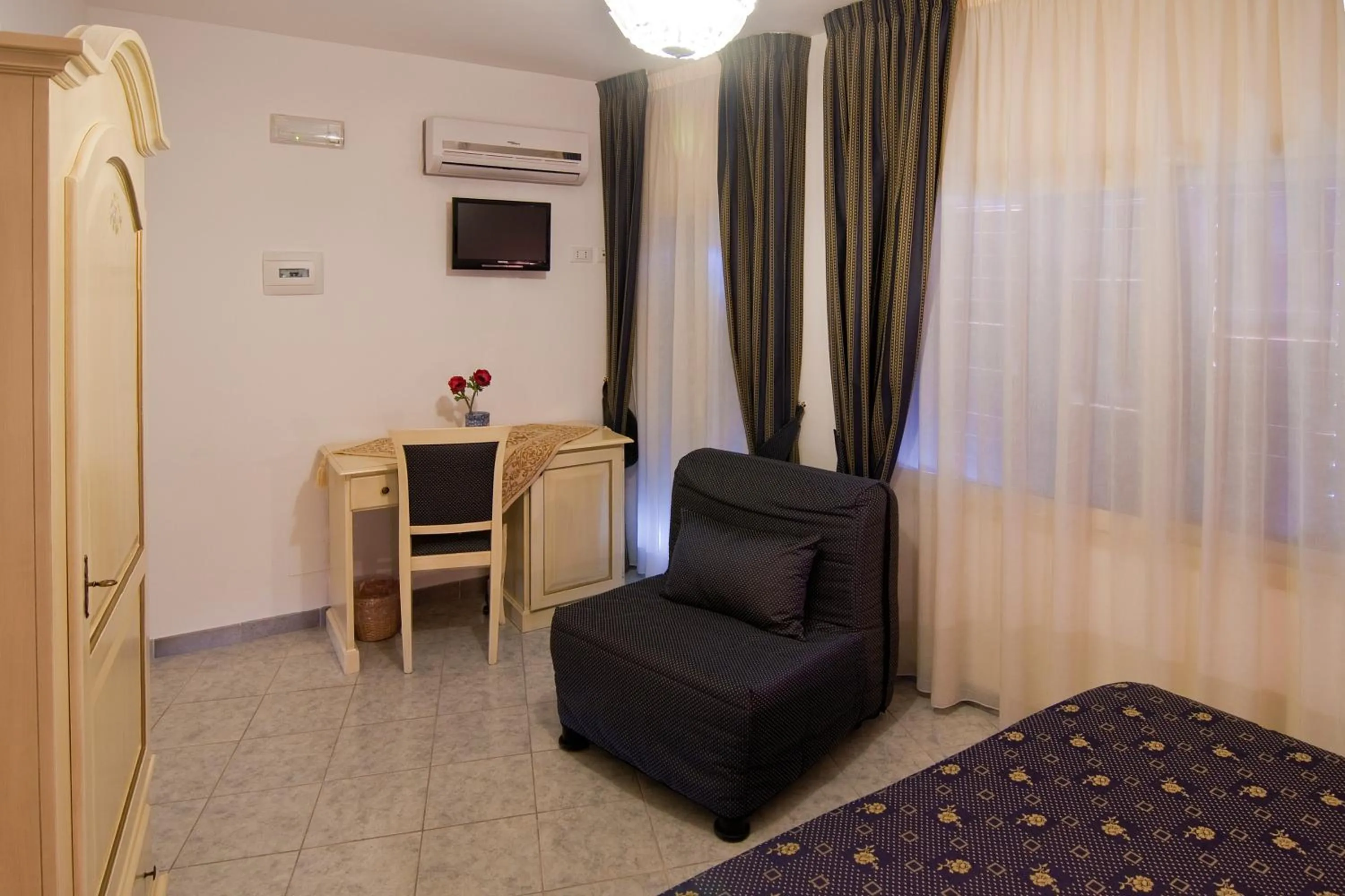 Decorative detail in B&B U Palmentu