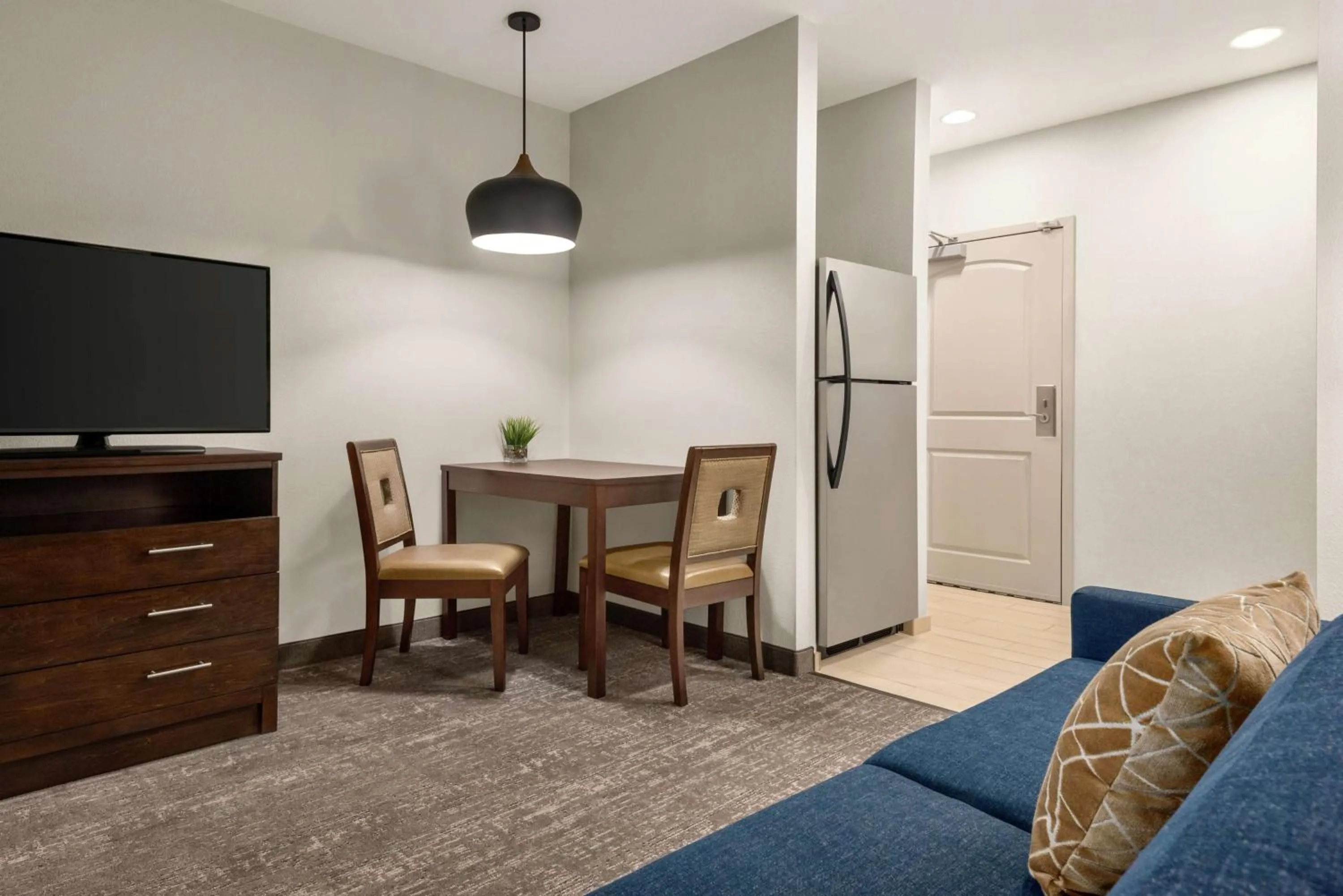 Bedroom in Homewood Suites Fort Wayne