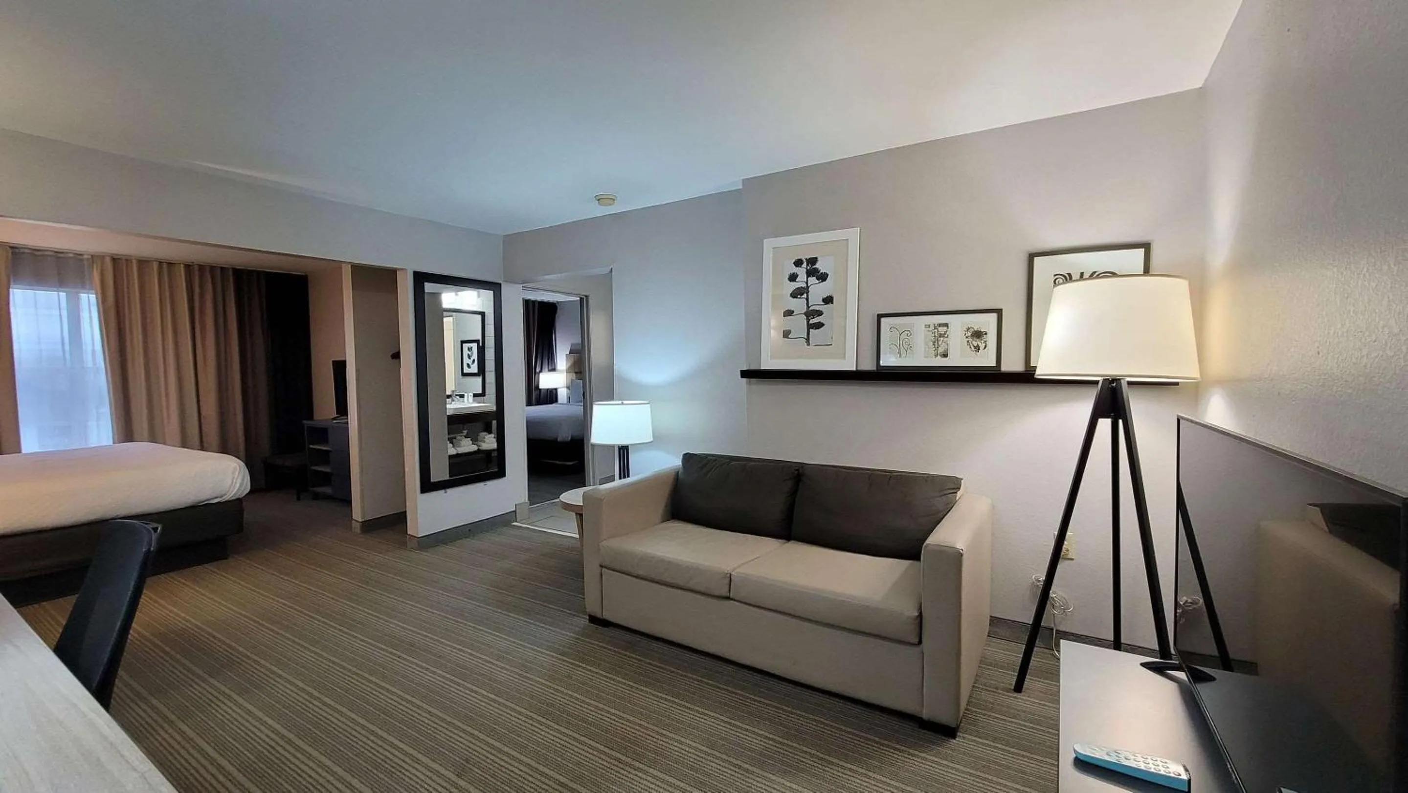 Bedroom, Bed in Country Inn & Suites By Radisson, McDonough, GA