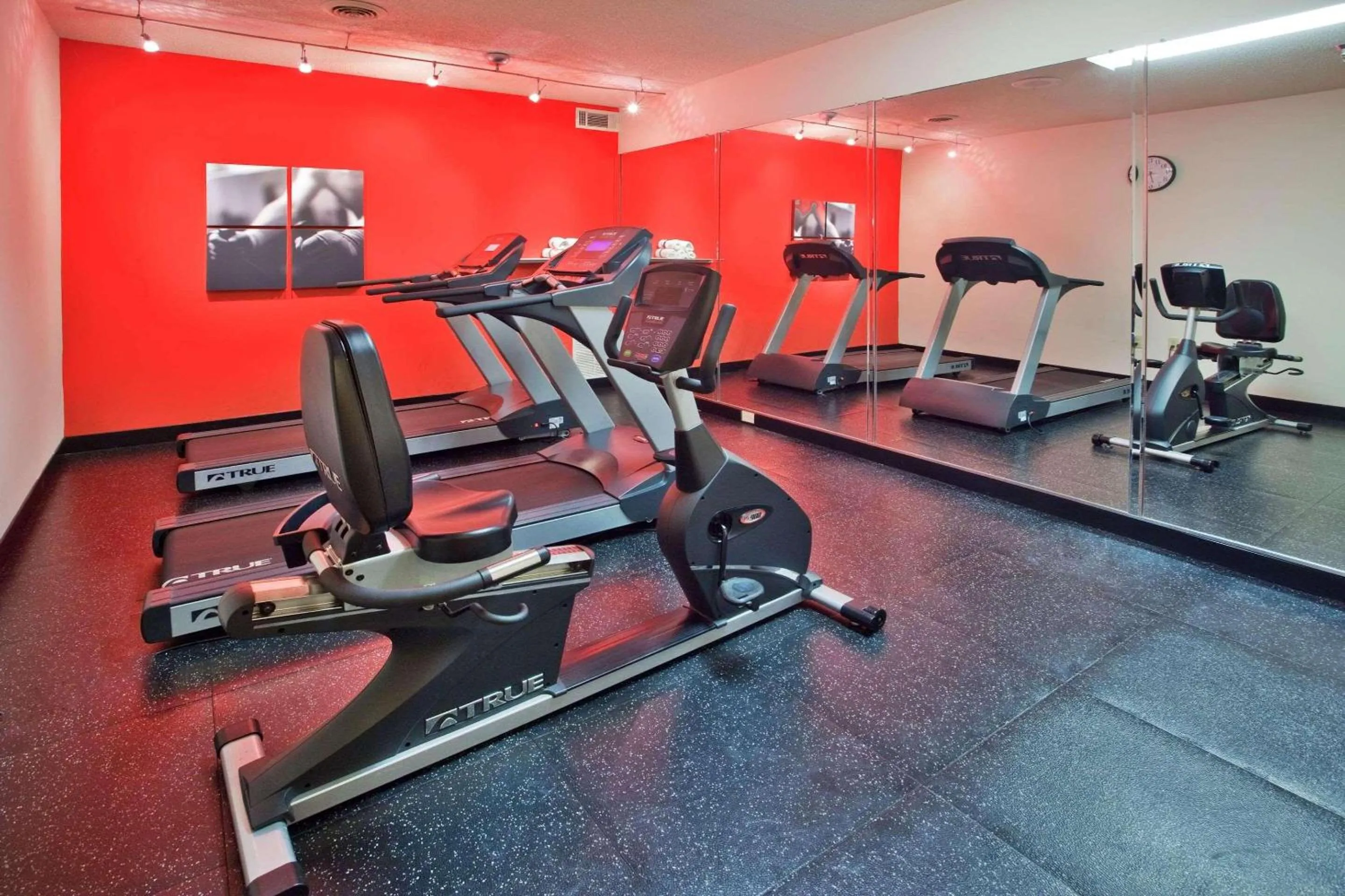 Fitness centre/facilities in Country Inn & Suites By Radisson, McDonough, GA