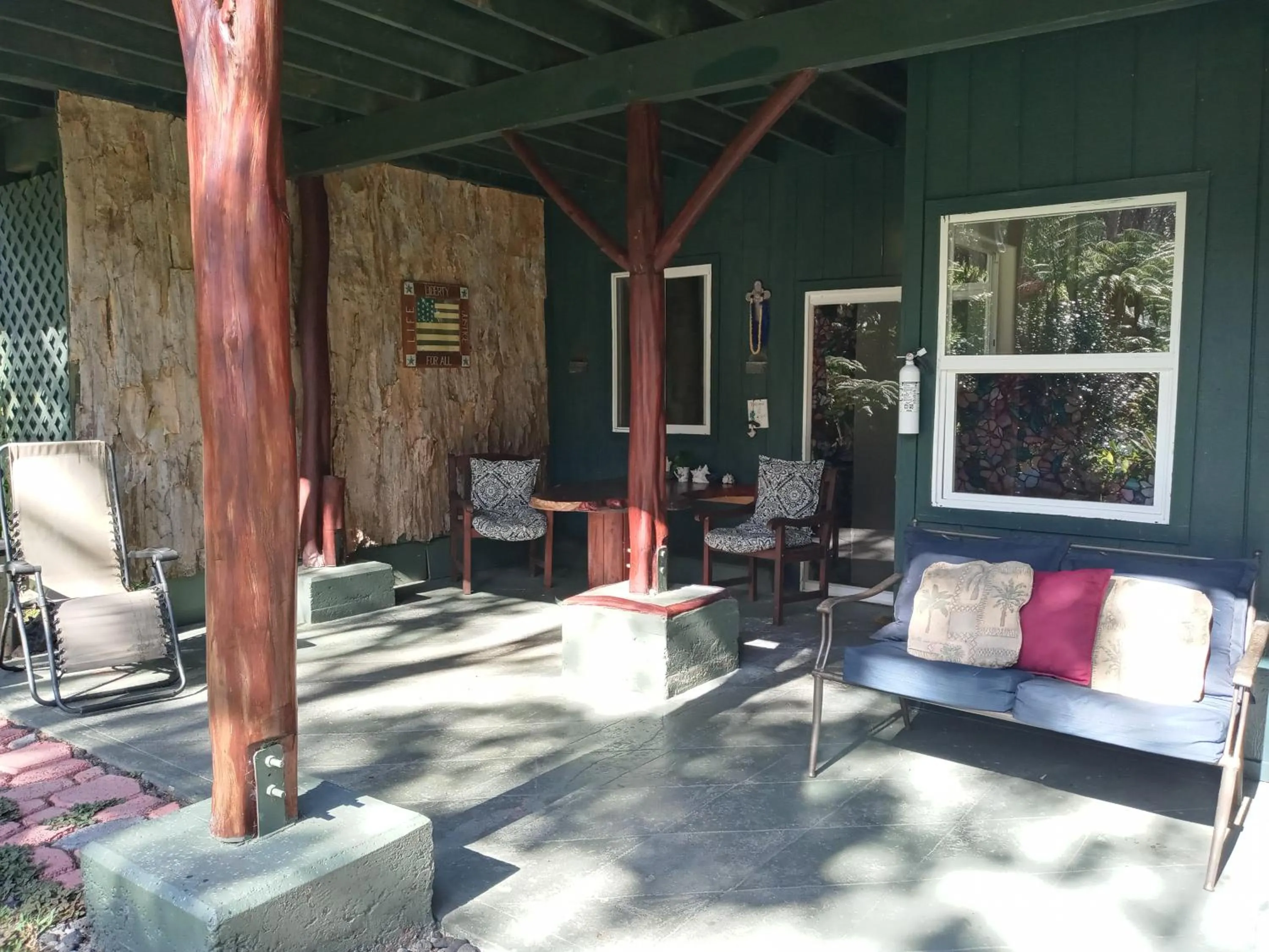 Patio in Aloha Crater Lodge
