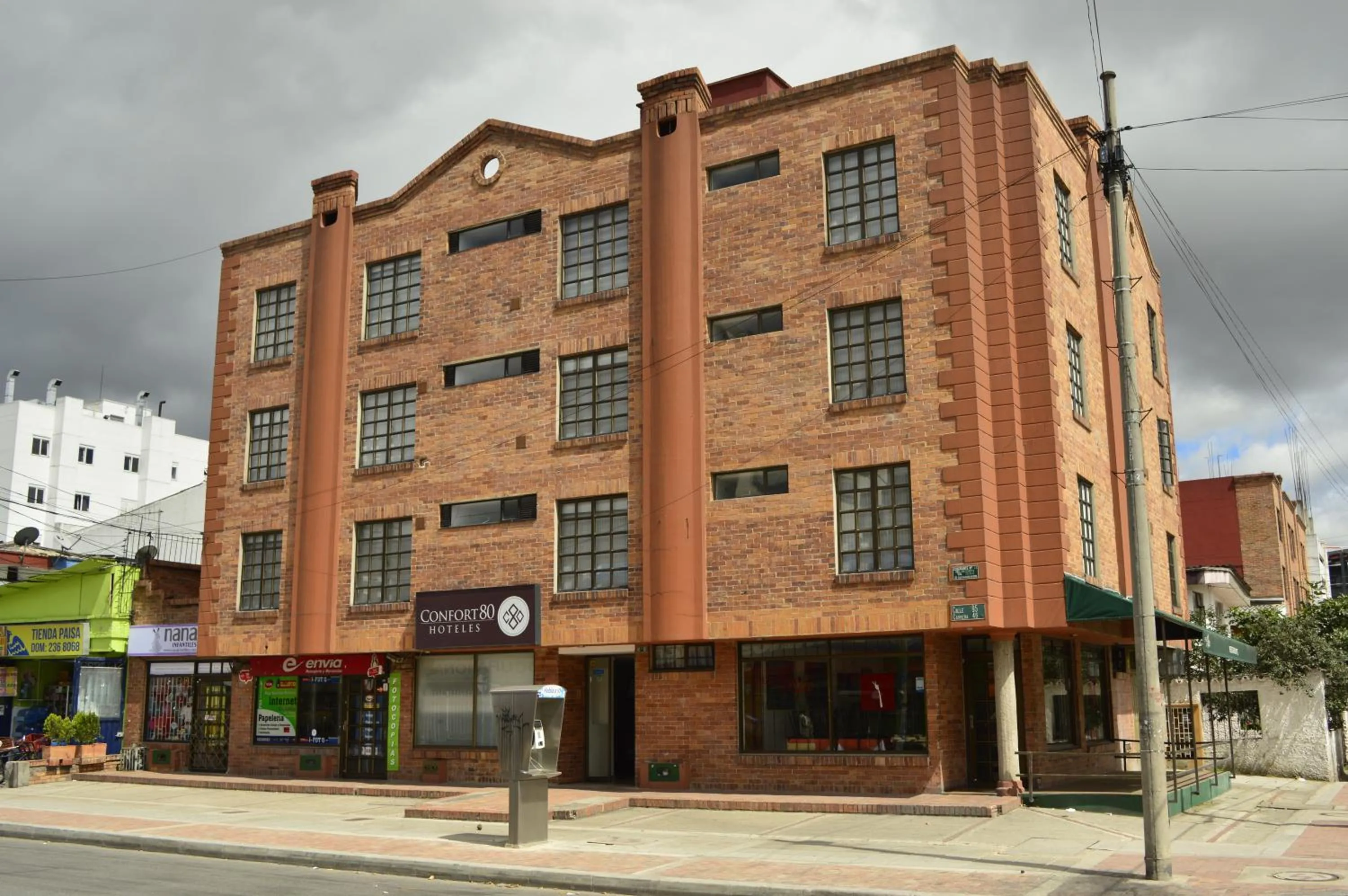 Property building in Hotel Castellana 95 Bogota By Hoteles Confort 80