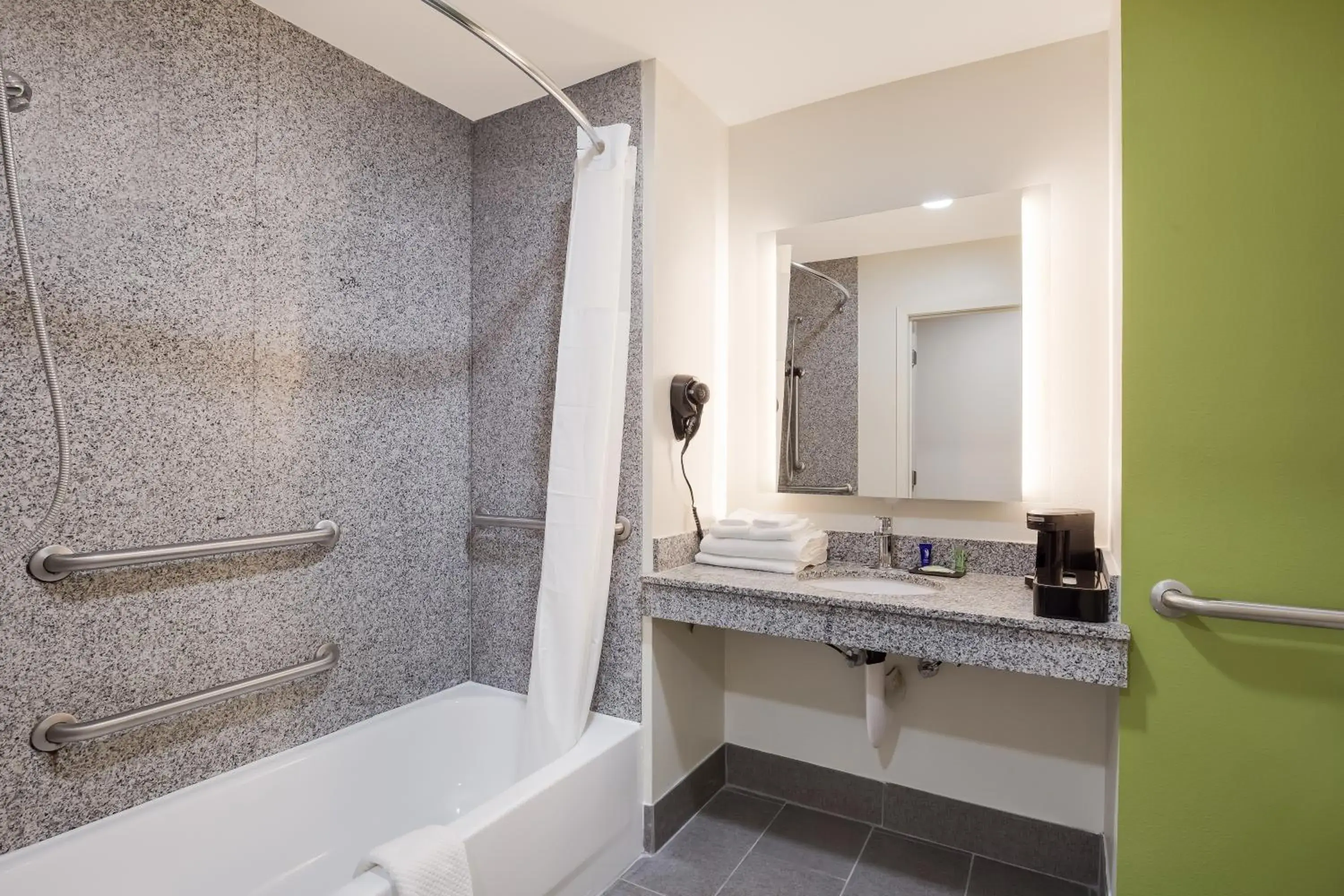 Superior Efficiency Double Room with Two Double Beds - Accessible/Non Smoking in Sleep Inn & Suites North Mobile Saraland Superior Efficiency Double Room with Two Double Beds - Accessible/Non Smoking in Sleep Inn & Suites North Mobile Saraland