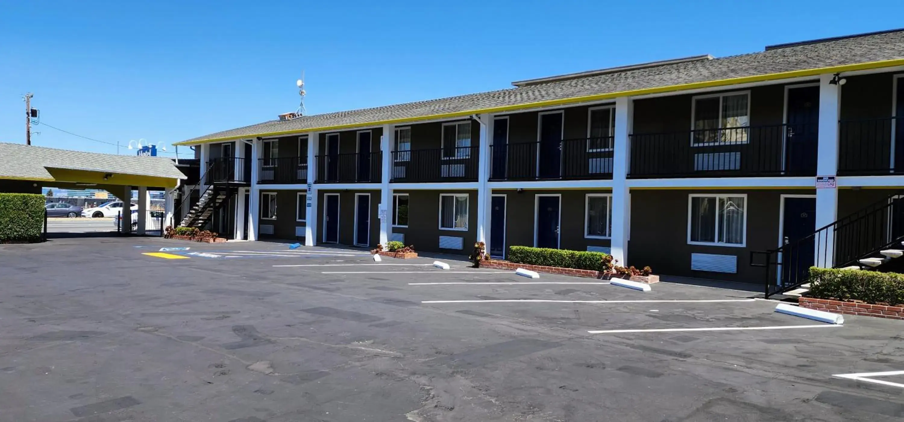 Property building in Hotel Belmont Property building in Hotel Belmont