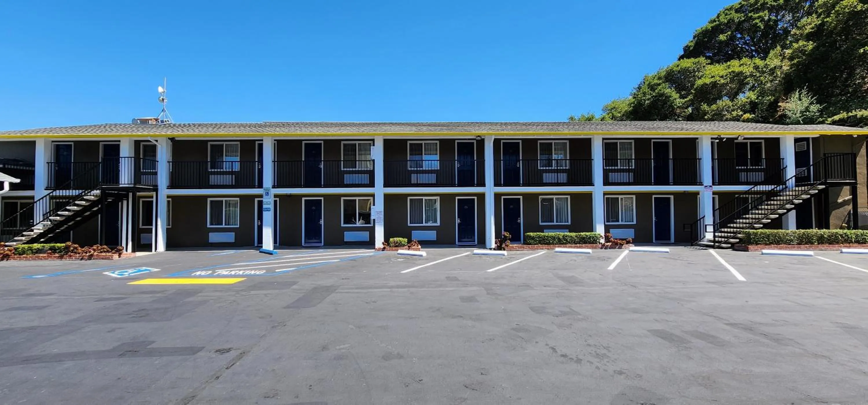 Property building in Hotel Belmont