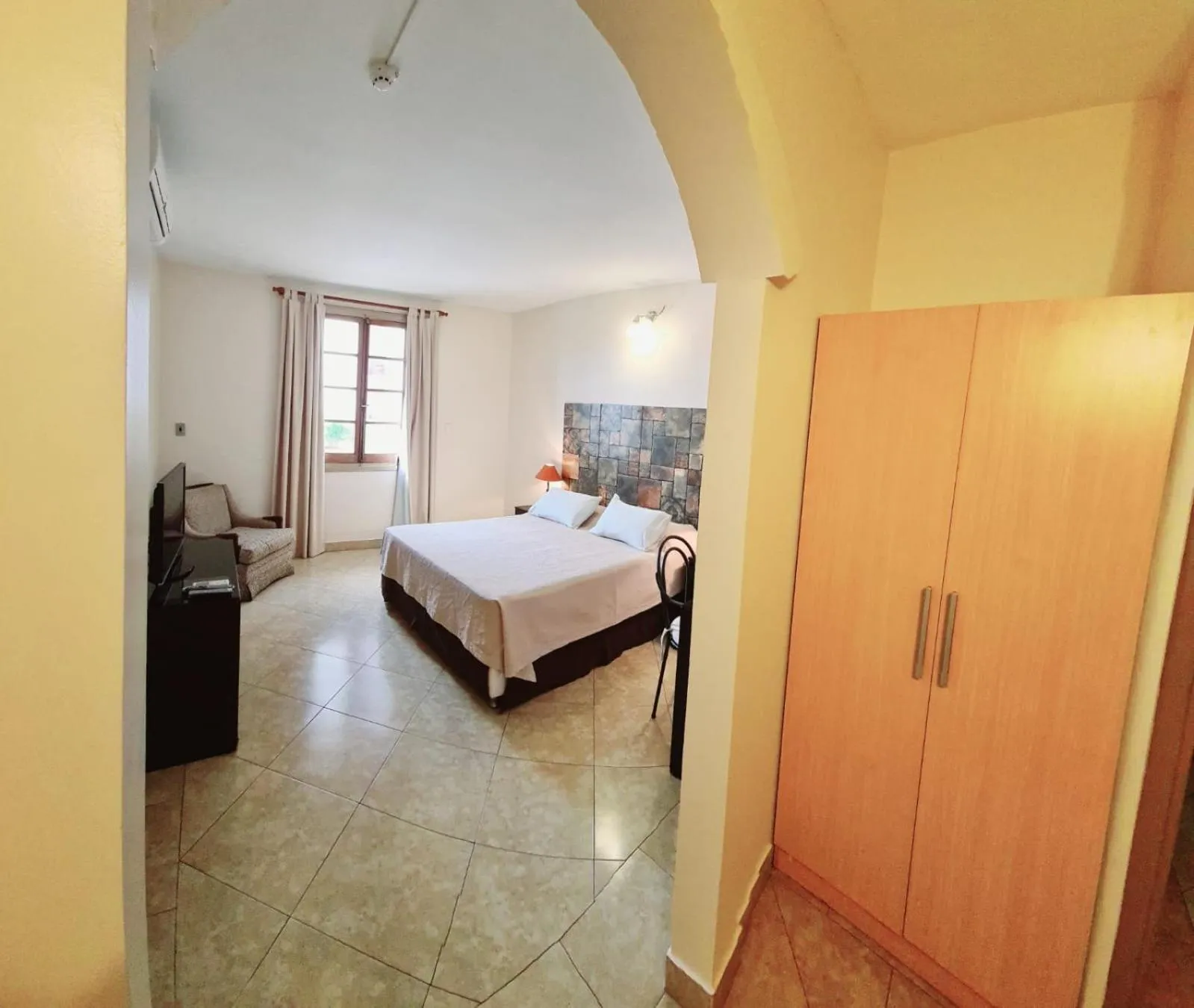 TV and multimedia, Bed in Asuncion Palace