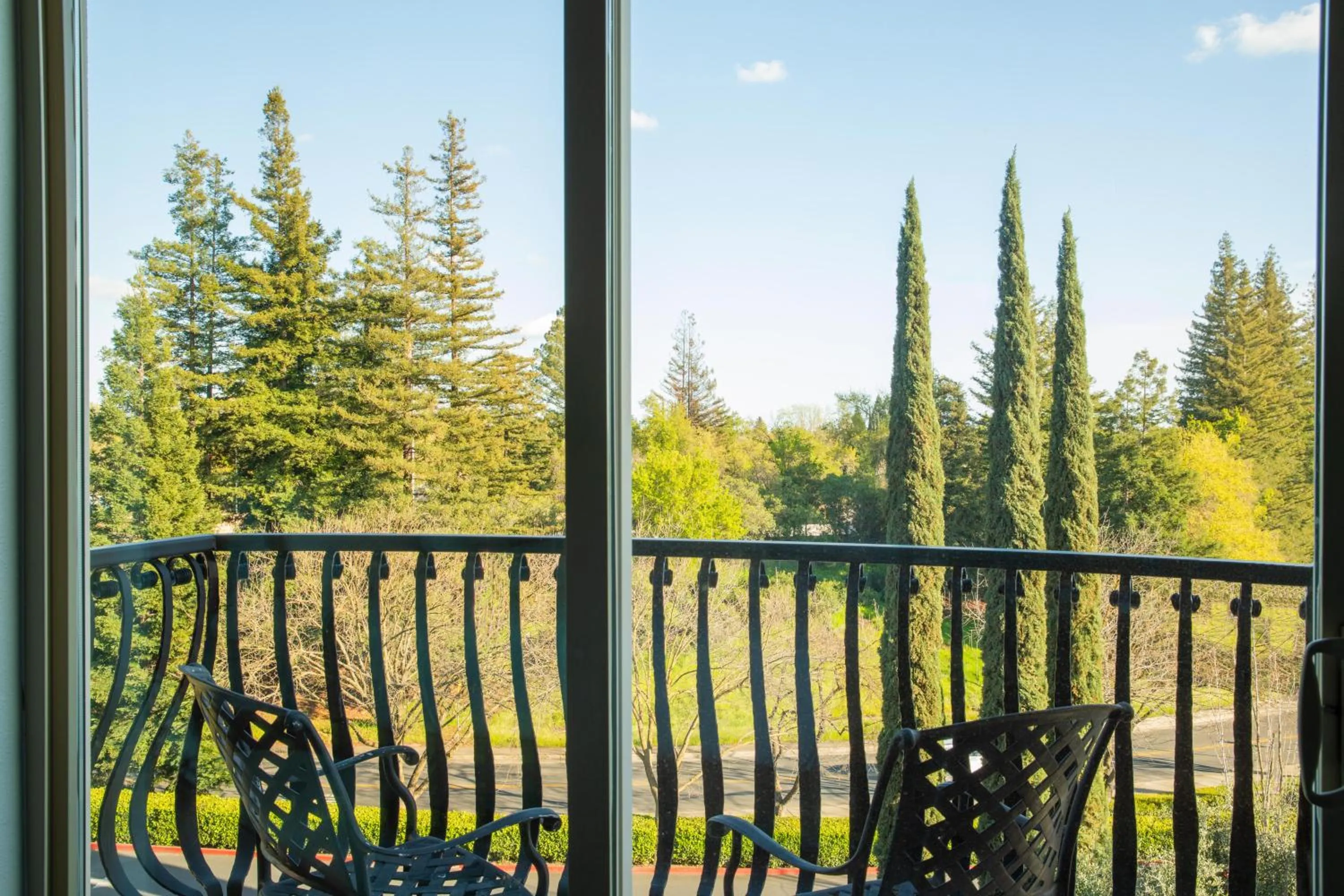 Patio in The Westin Sacramento Riverfront Hotel & Spa