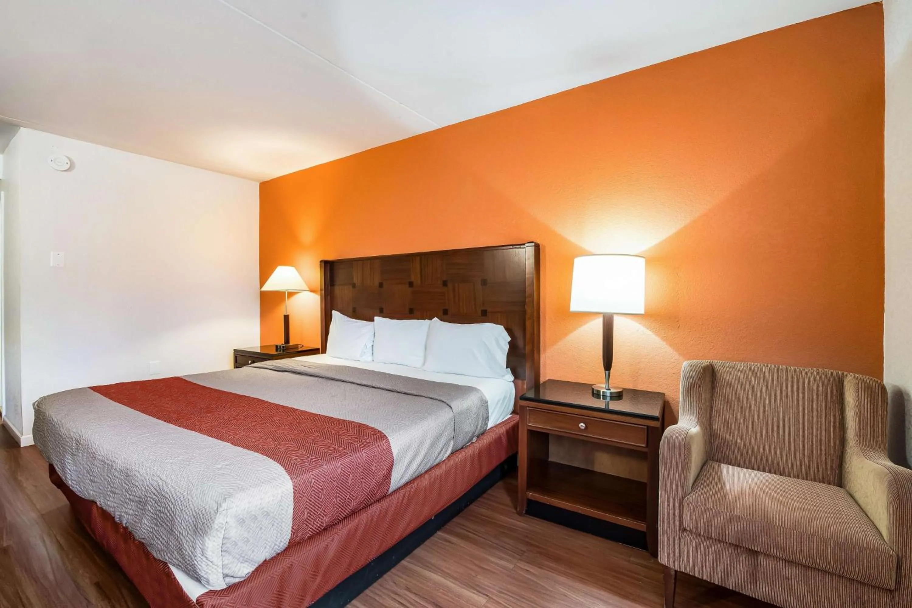 Photo of the whole room, Bed in Motel 6-Tinton Falls, NJ