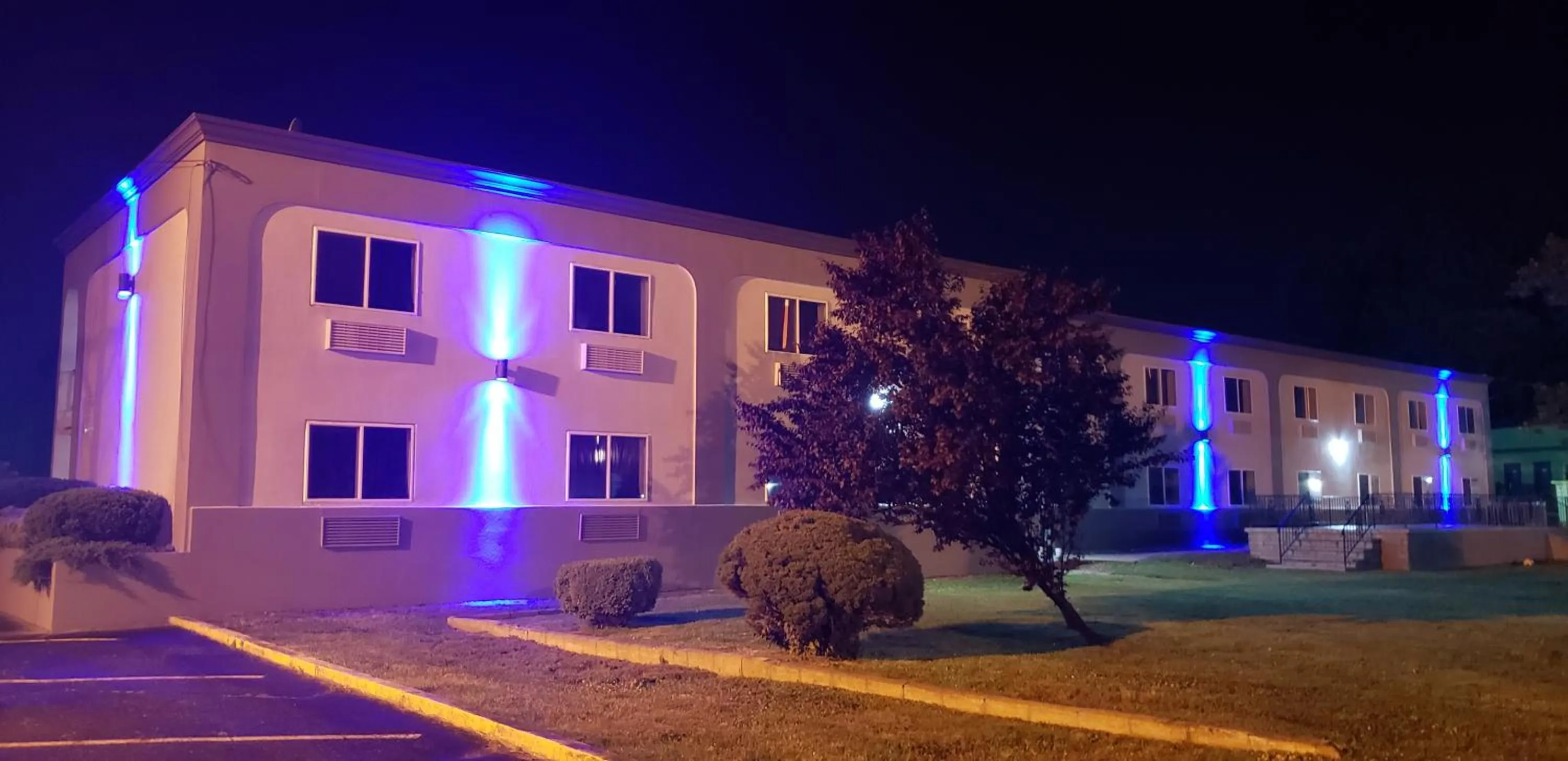 Property building in Motel 6-Tinton Falls, NJ