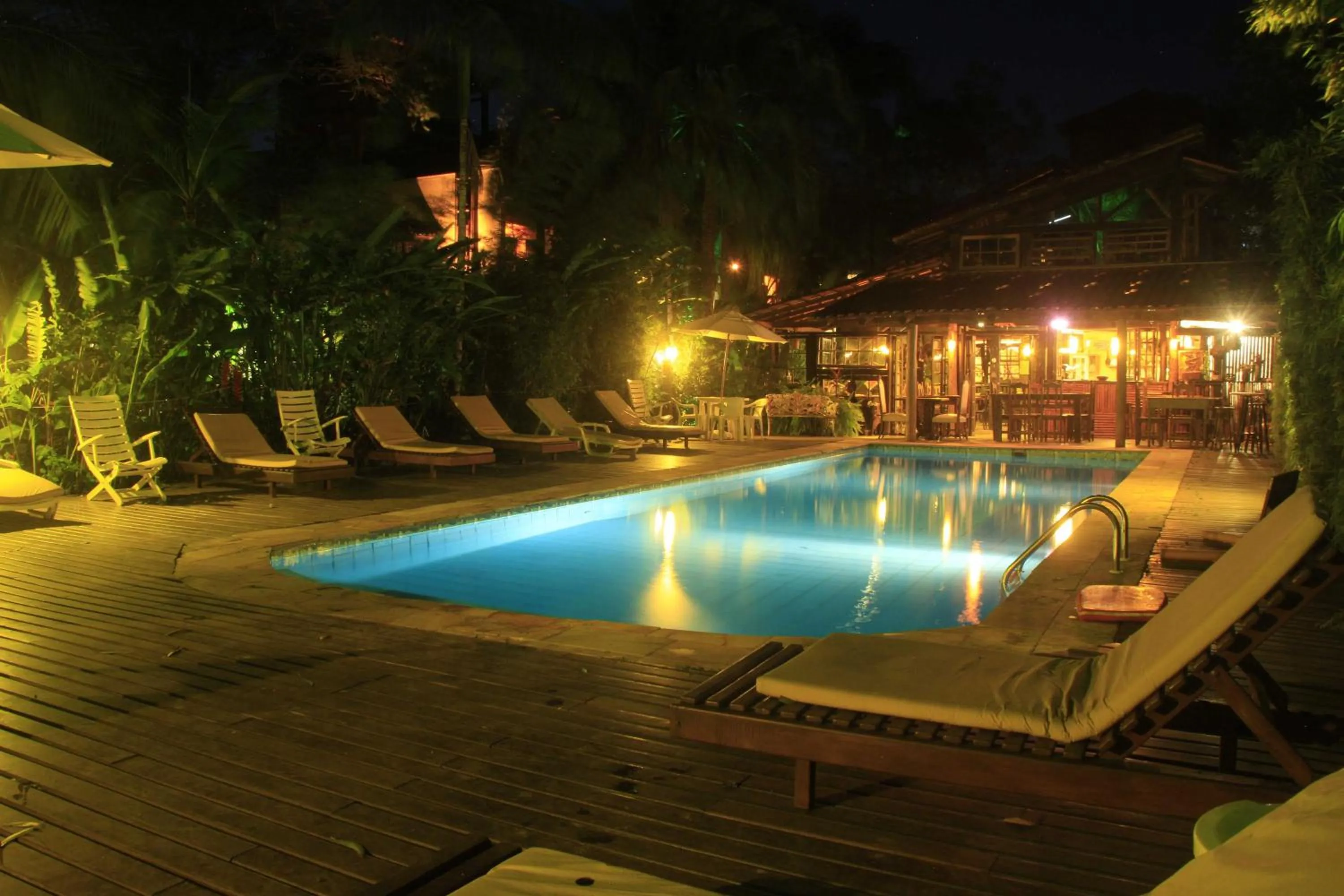 Swimming pool in Hotel Pousada Katmandu