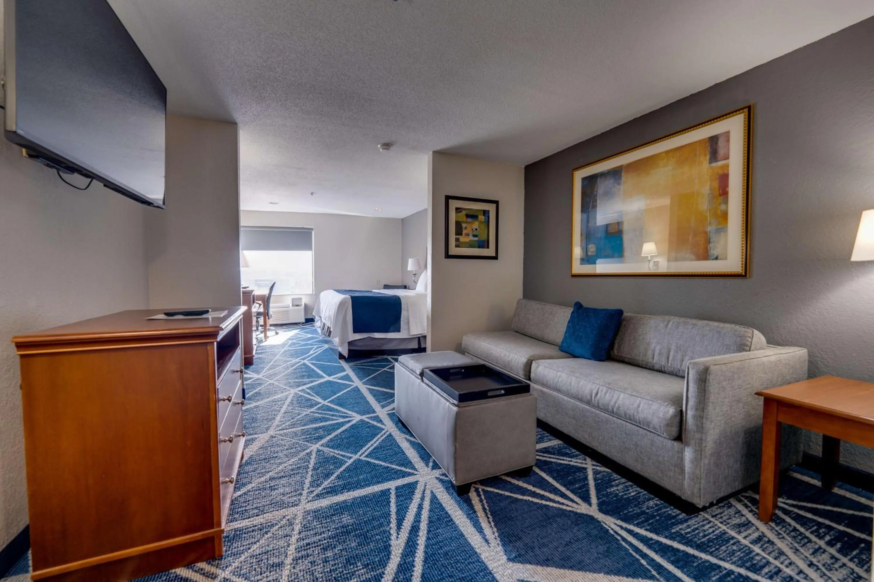 Bedroom, Seating Area in Best Western Somerset