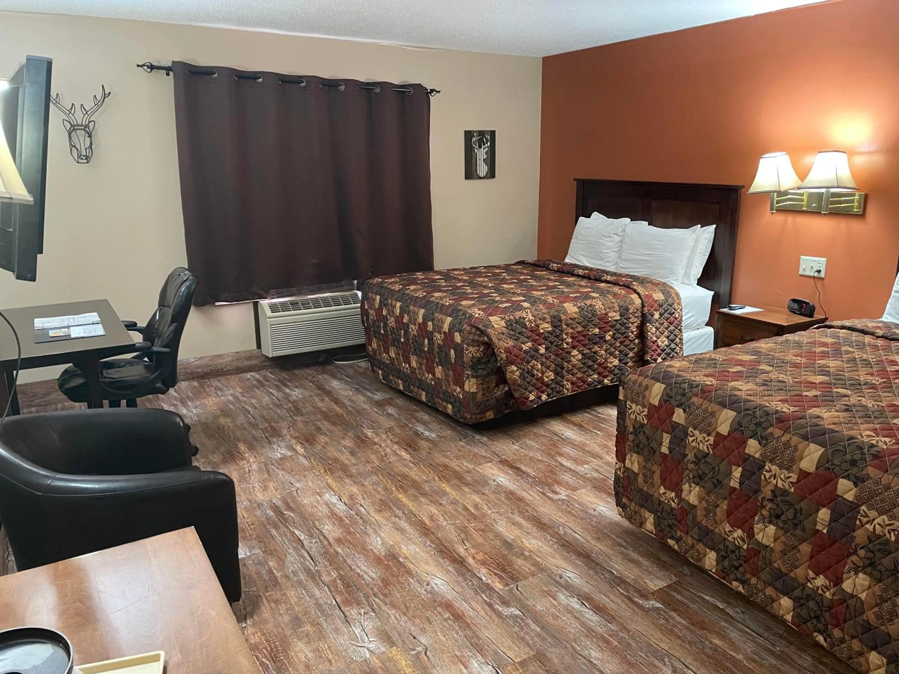 Bed in Southfork Motel