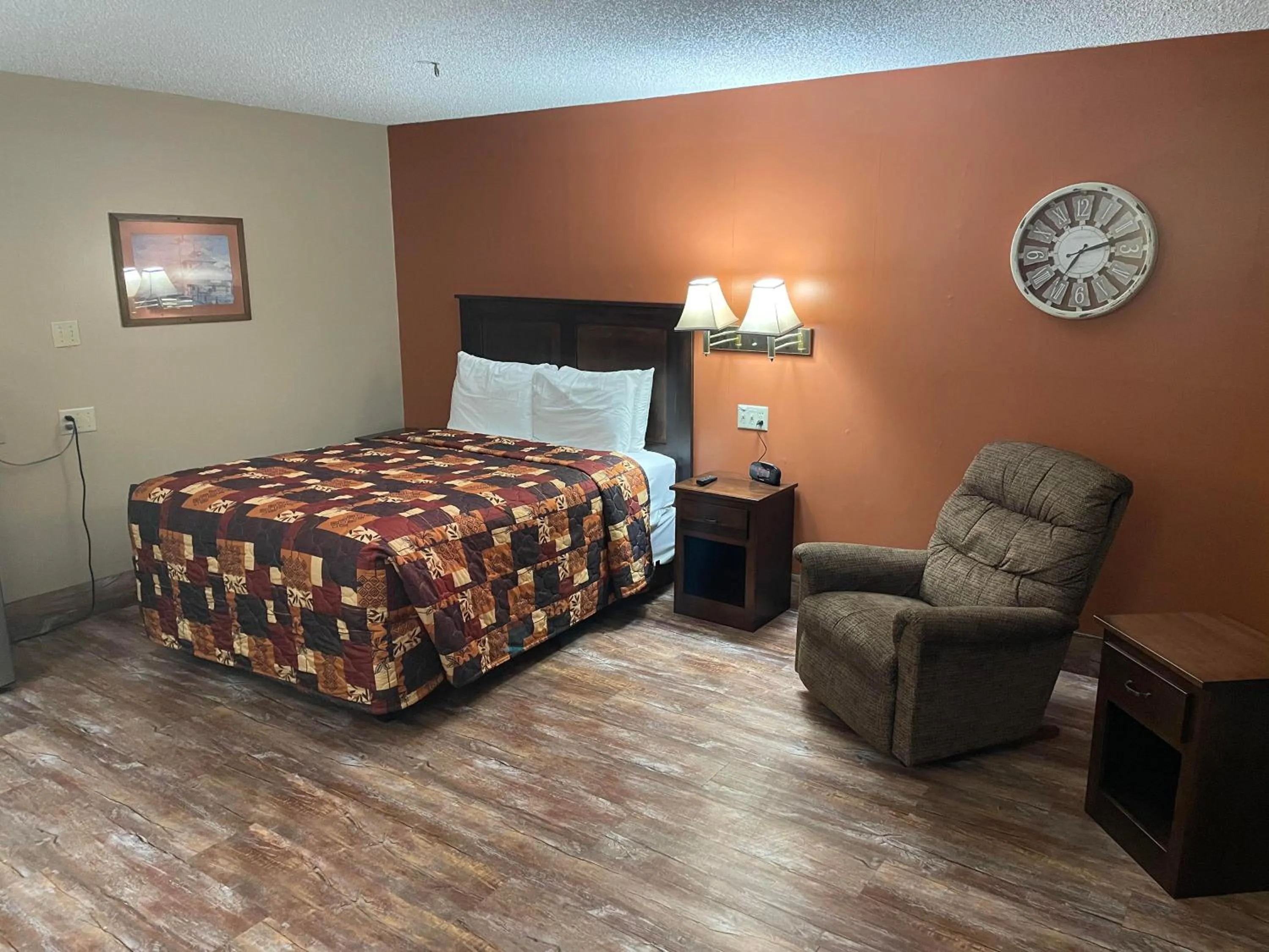 Bed in Southfork Motel