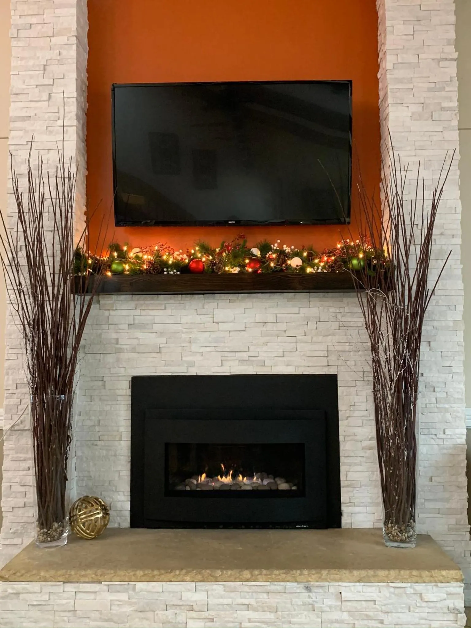 Nichols Inn & Suites