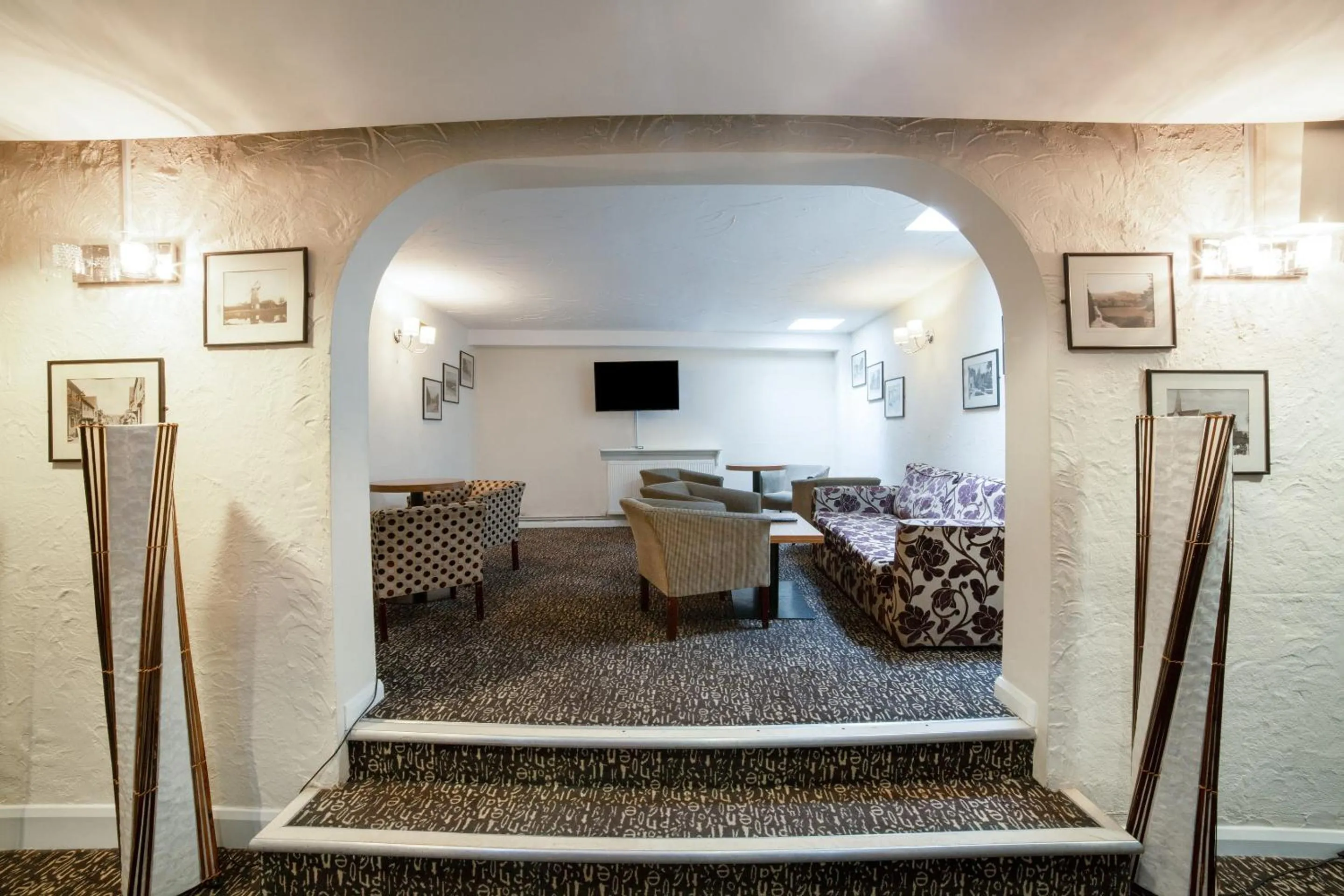 Lounge or bar in The Bridge House Hotel