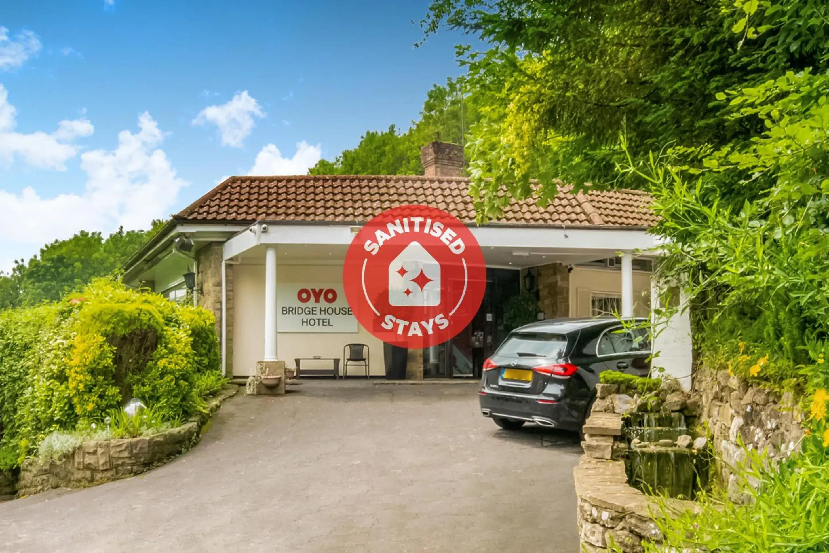 Facade/entrance in The Bridge House Hotel Facade/entrance in The Bridge House Hotel