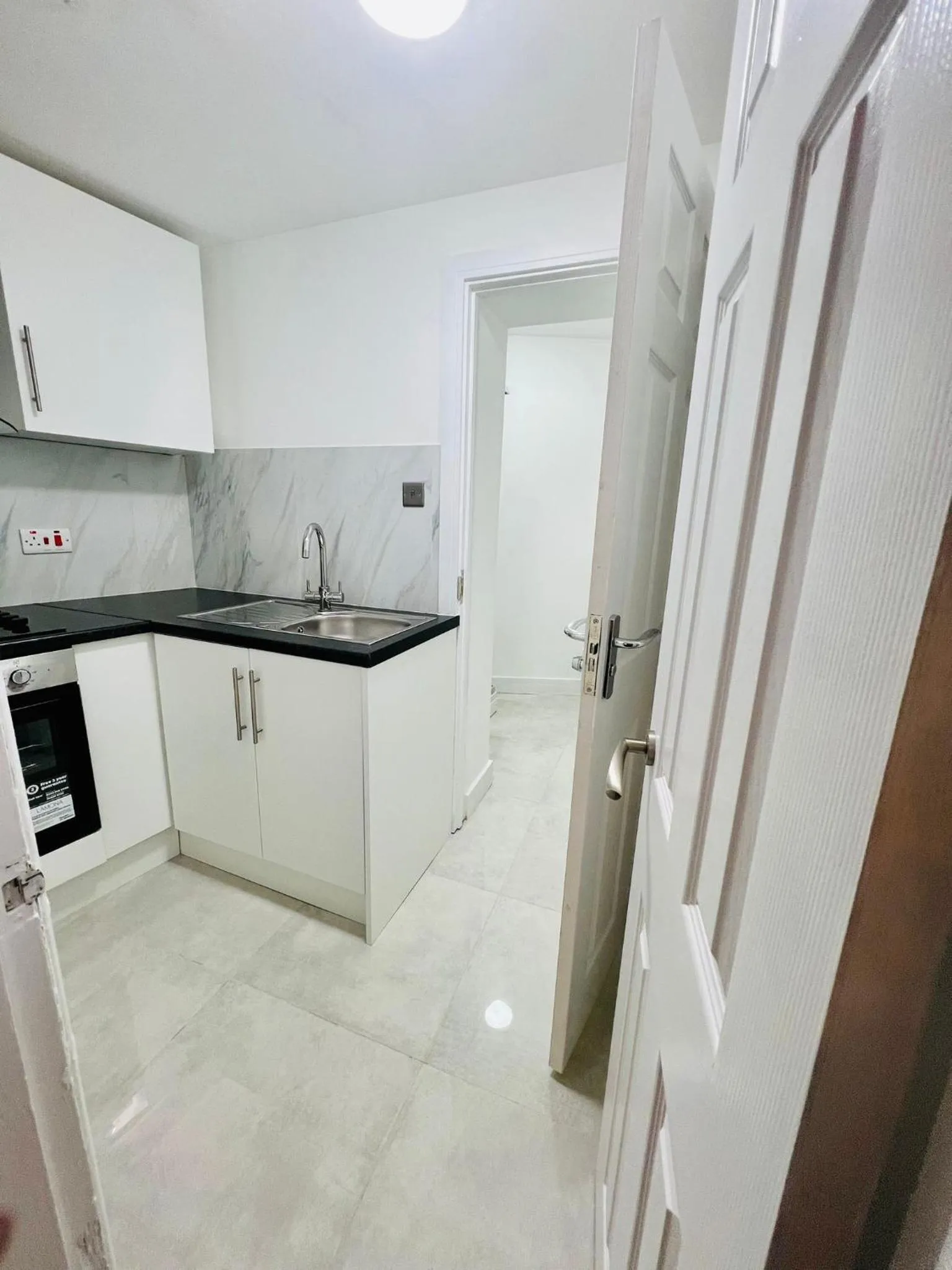 Kitchen or kitchenette in The Bridge House Hotel