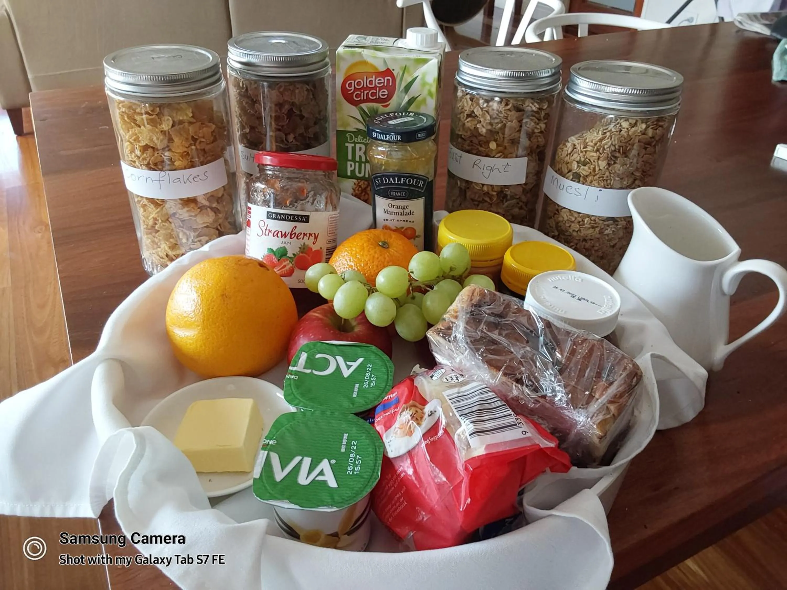 Breakfast in Sorrento Beach Bed & Breakfast