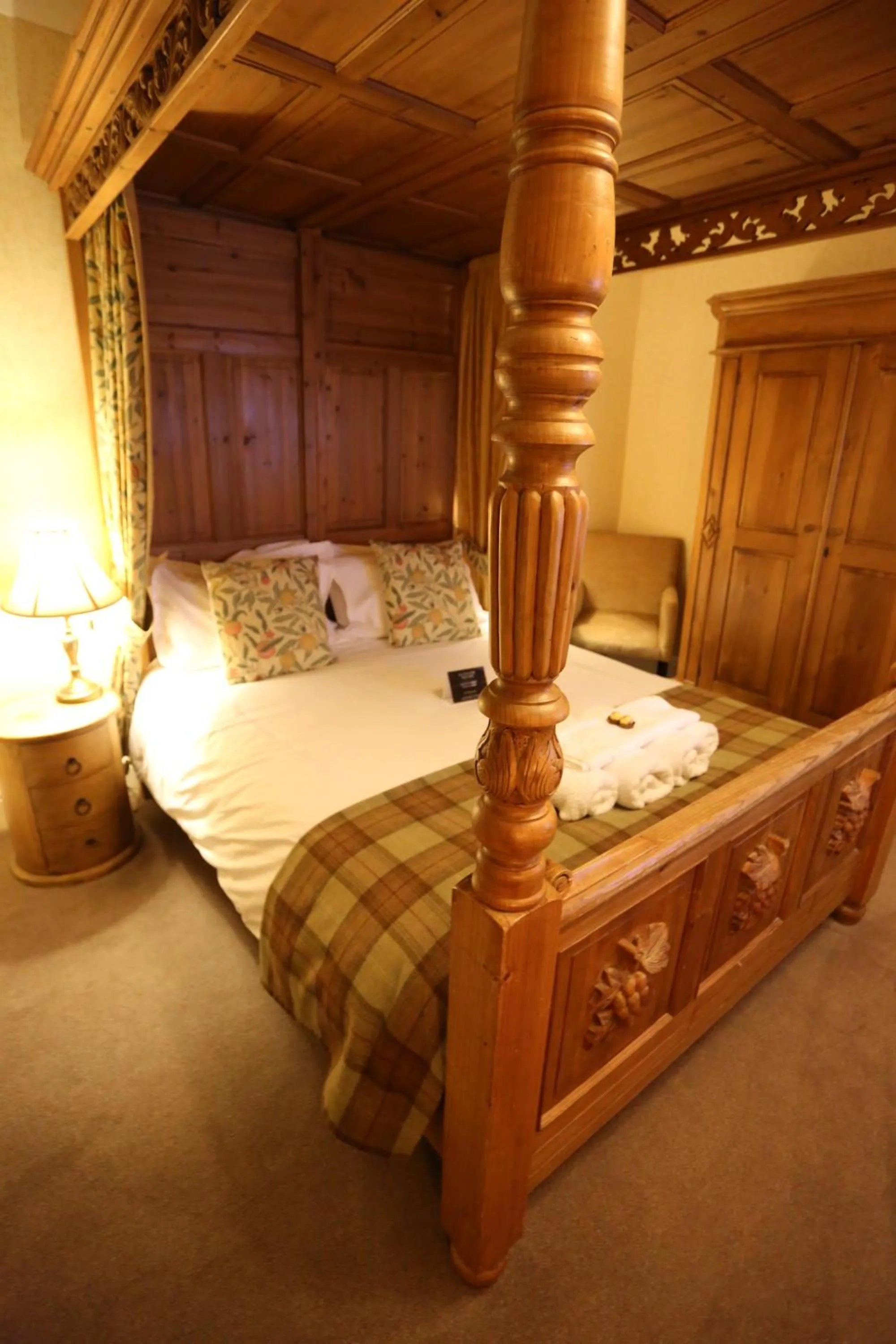 Bedroom, Bed in Woodlands