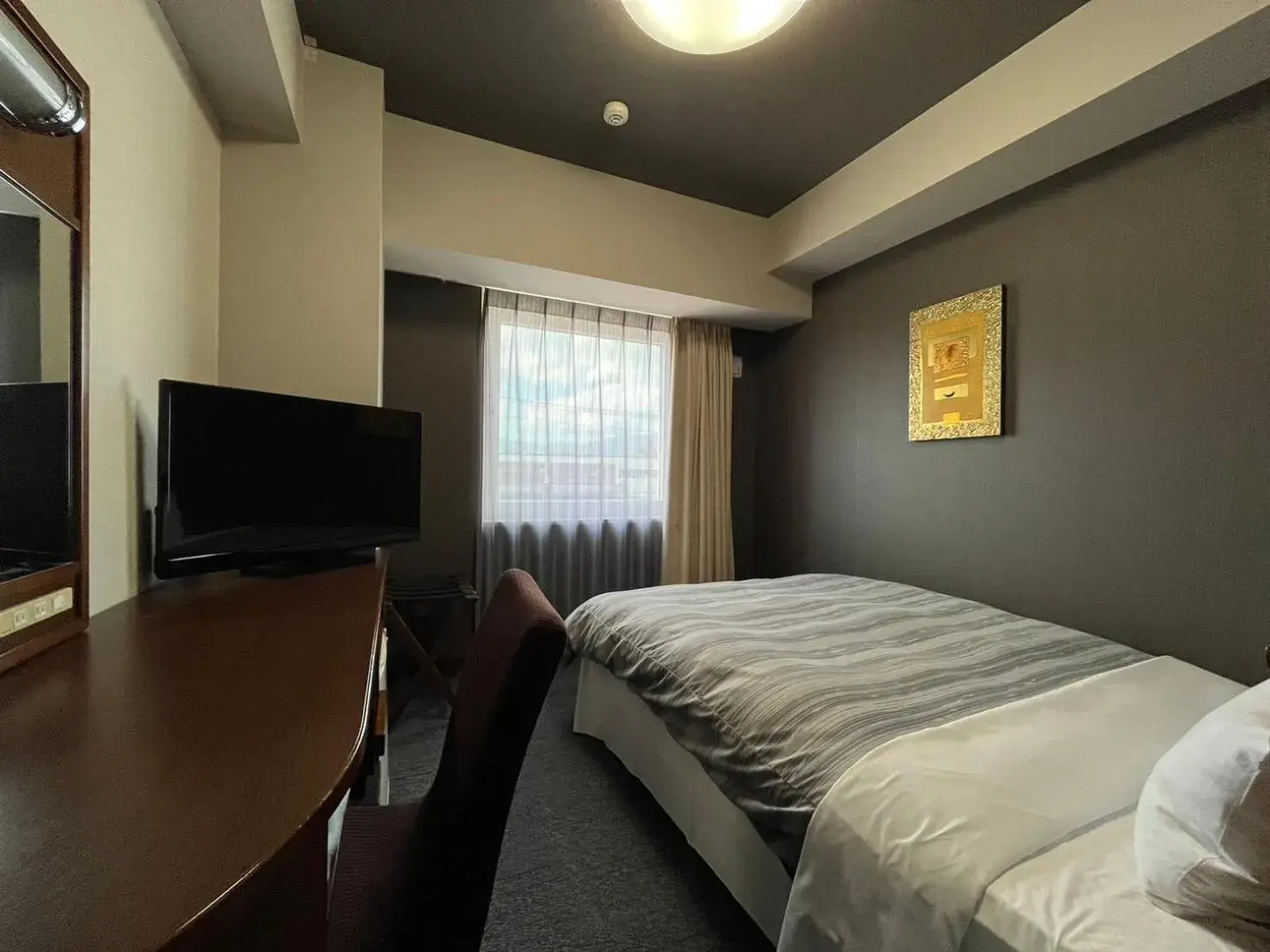 Bedroom, Bed in Hotel Route-Inn Gotenba Eki-Minami Bedroom, Bed in Hotel Route-Inn Gotenba Eki-Minami